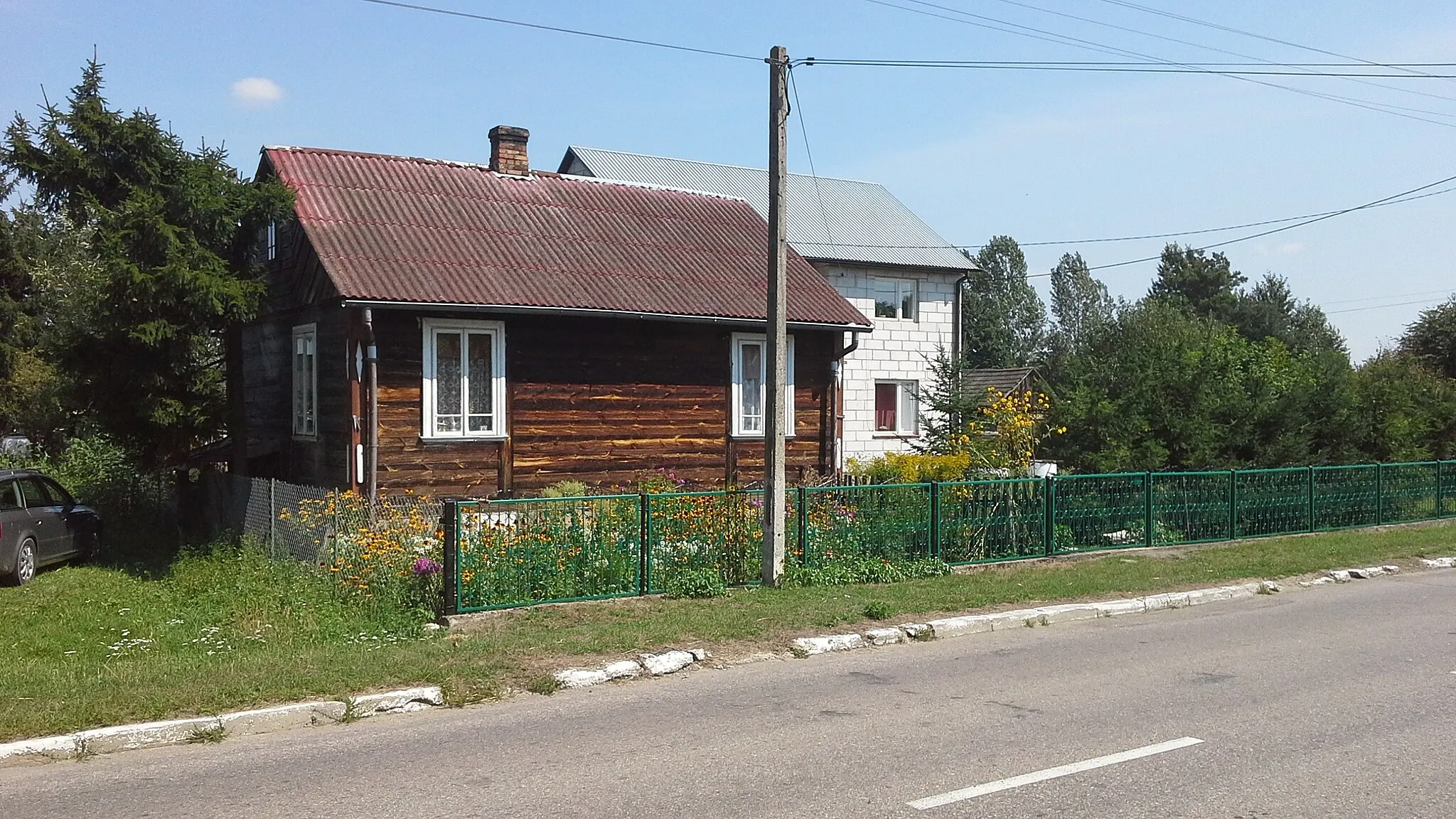 Photo showing: Zabudowania w centrum Słoch Annopolskich