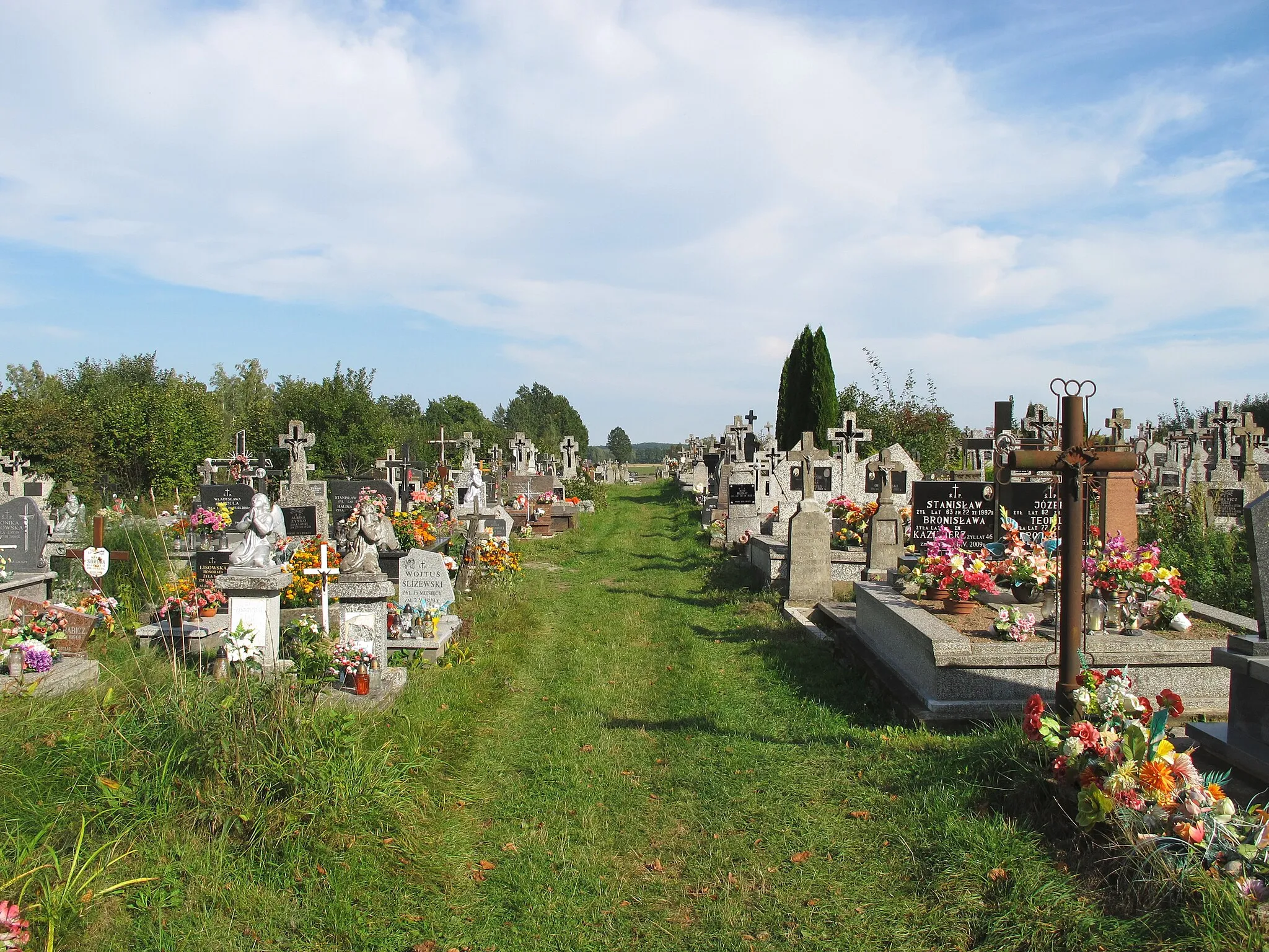 Photo showing: Catholic cemetery in Majewo Kościelne, gmina Sidra, podlaskie, Poland