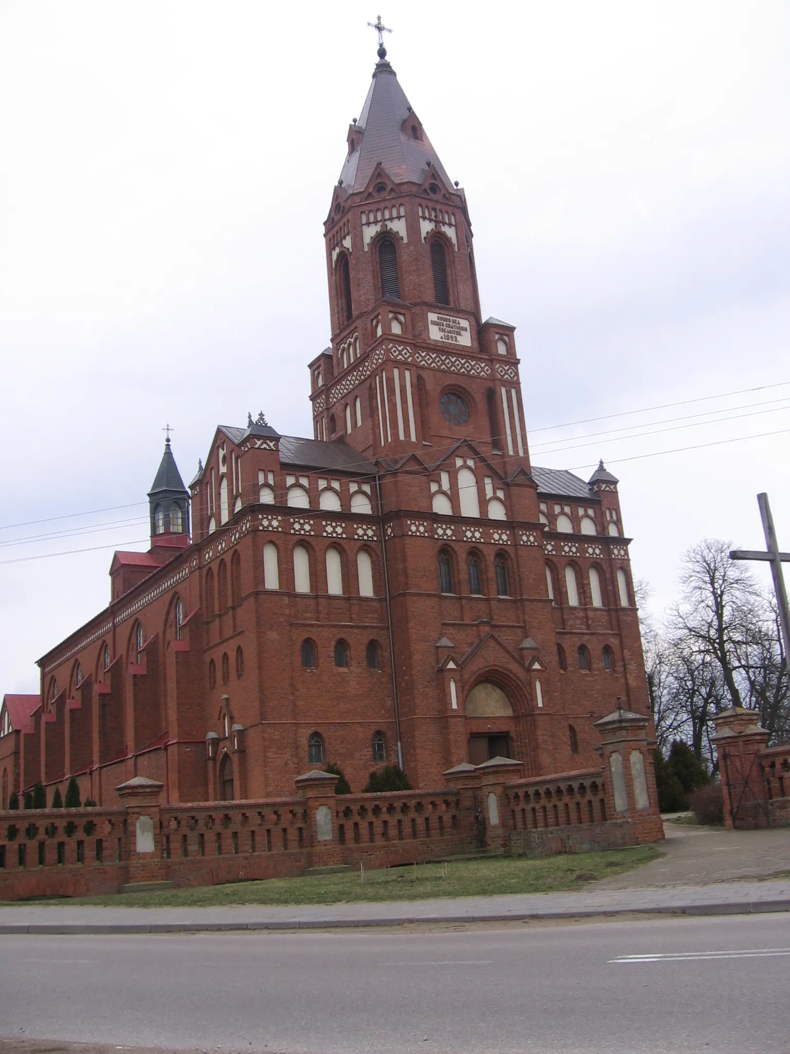 Photo showing: Kuczyn - kościół parafialny p.w. Zmartchwywstania Pańskiego, mur., 1888-1893 (zabytek nr A-280 z 23.03.1987)