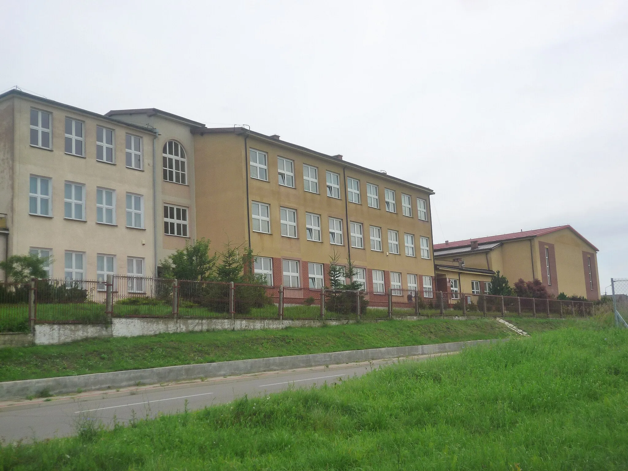 Photo showing: The school in Kulesze Kościelne, Poland