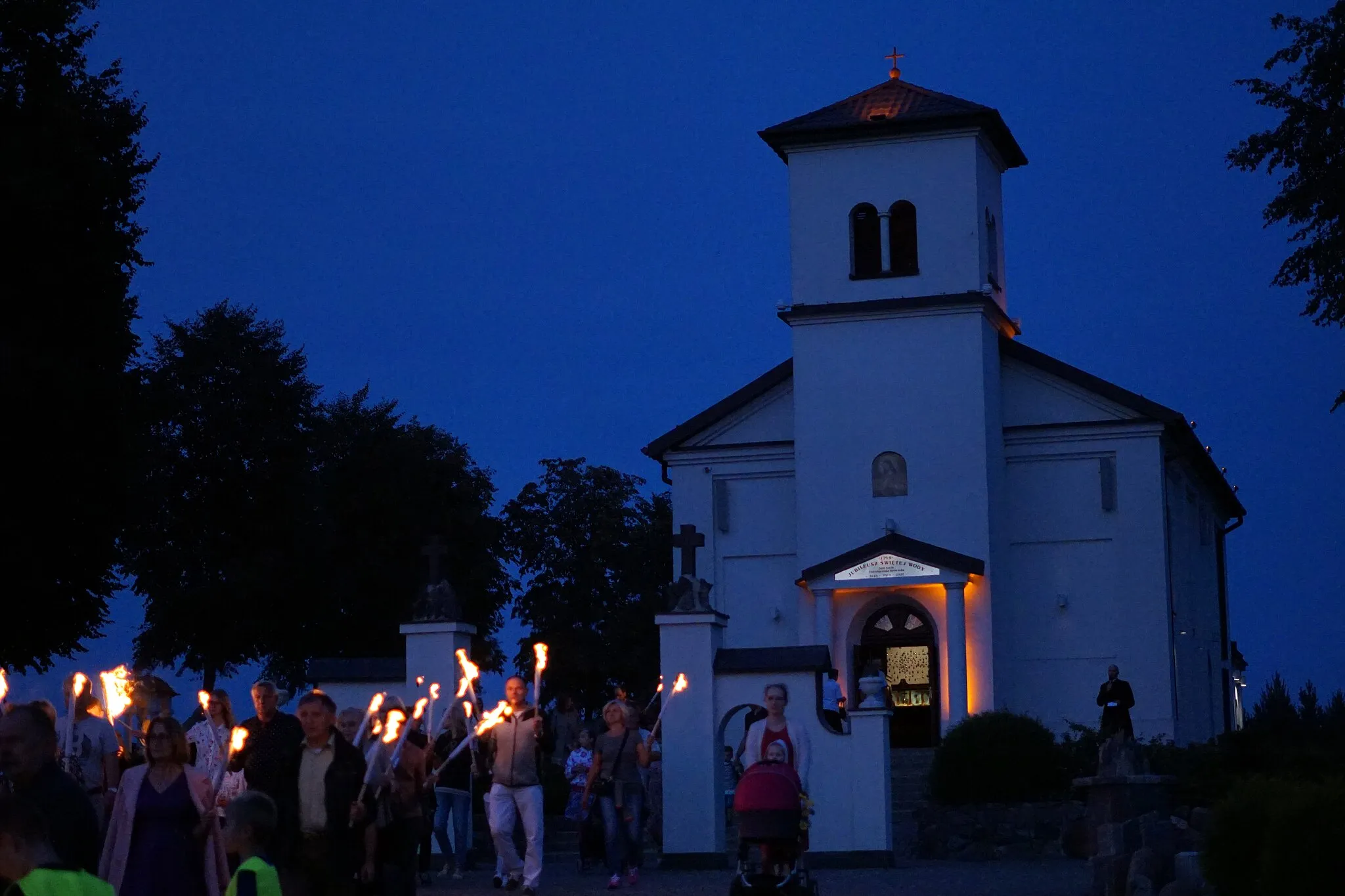 Photo showing: Zdjęcie wykonane podczas uroczystości: "Święta Woda światłem stoi".