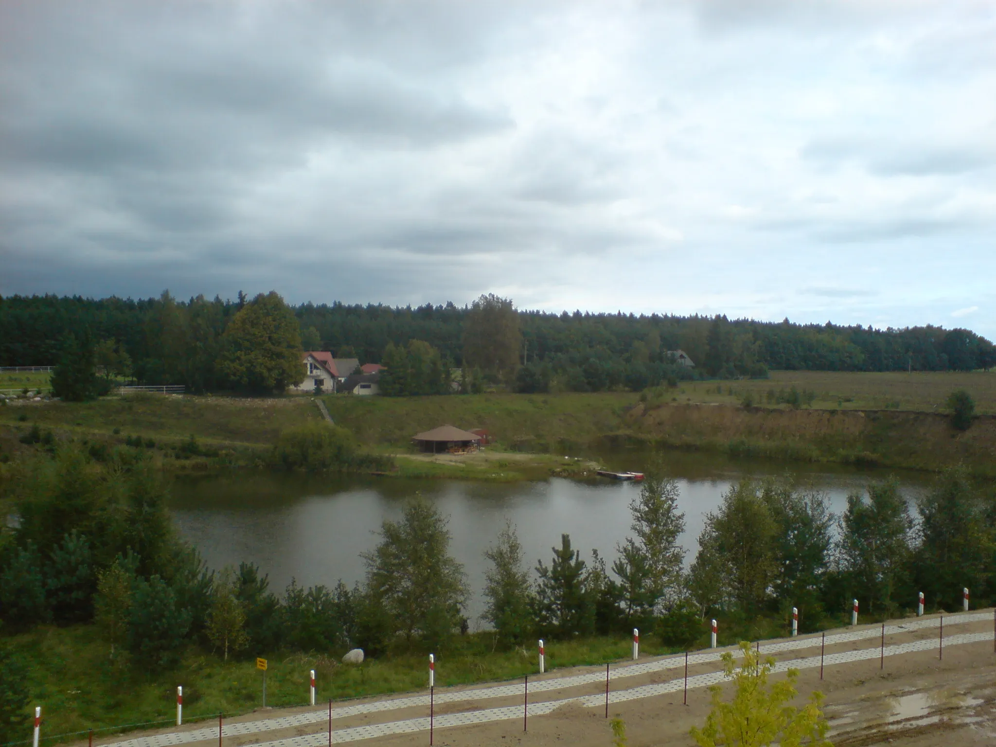 Photo showing: Barniewice – staw, dawna żwirownia.