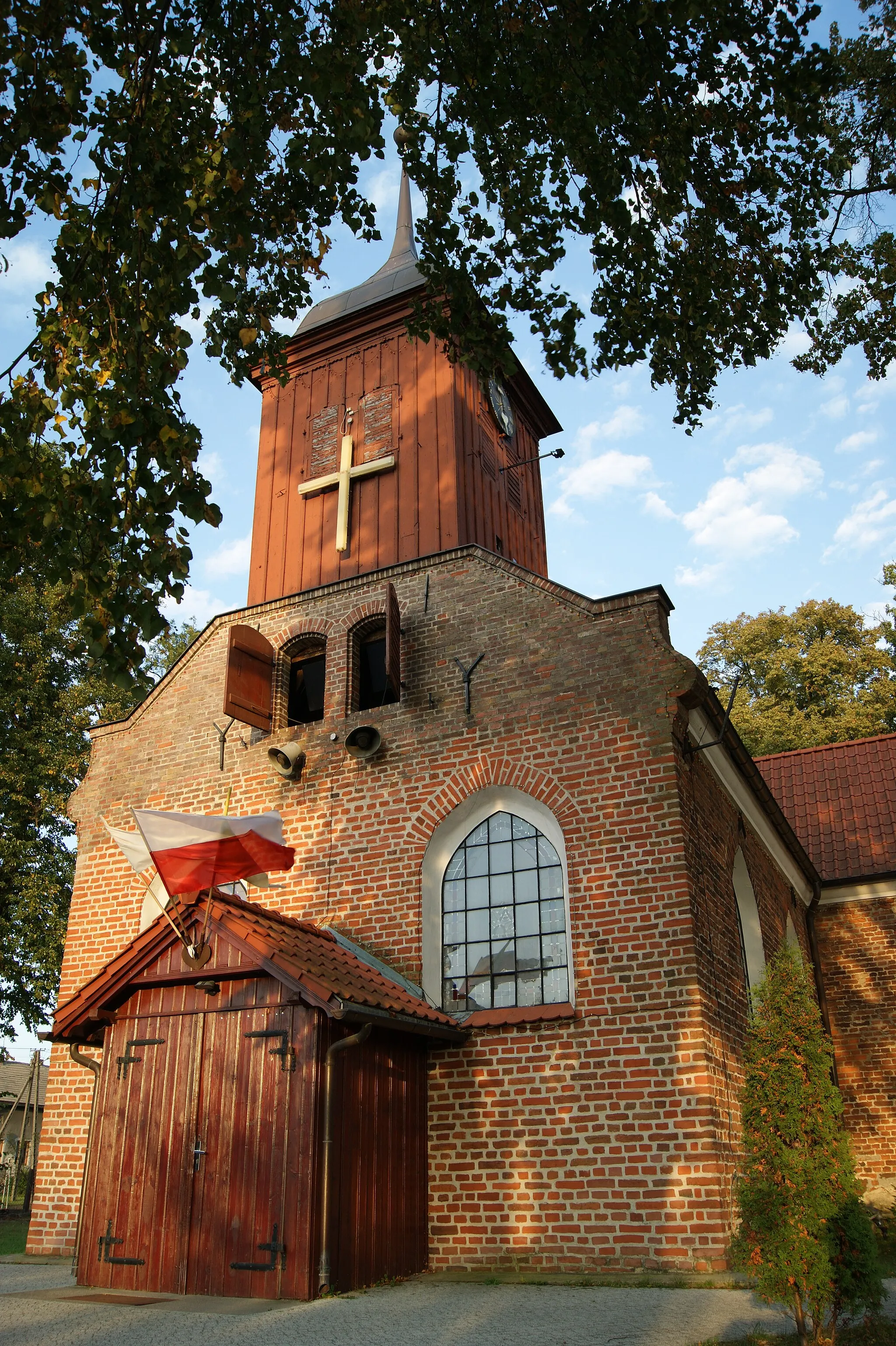 Photo showing: kościół parafialny p.w. NMP Królowej Polski w Lublewie