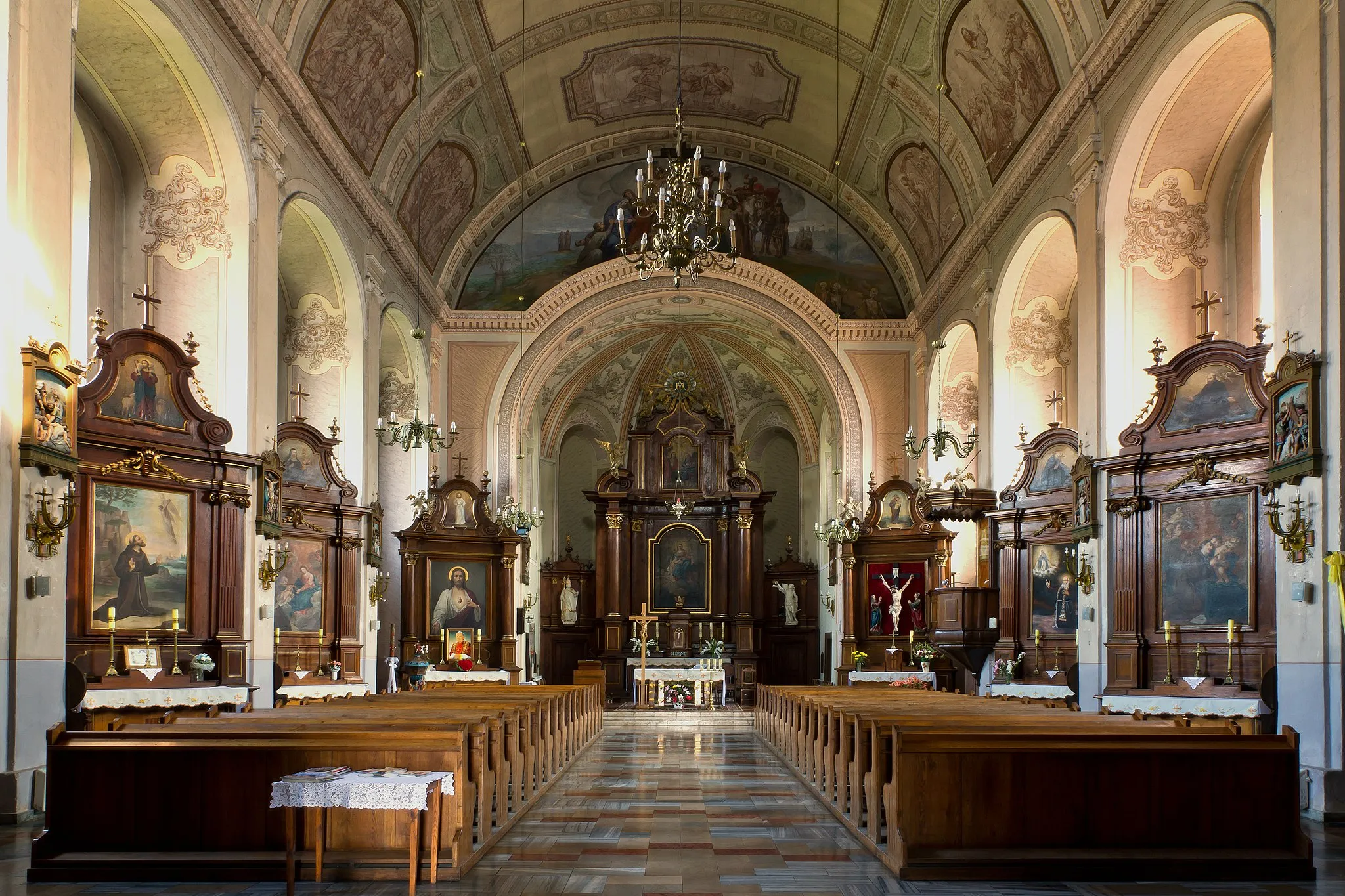 Photo showing: Wnętrze kościoła pod wezwaniem Narodzenia Najświętszej Maryi Panny i Świętego Sebastiana Męczennika w Rywałdzie