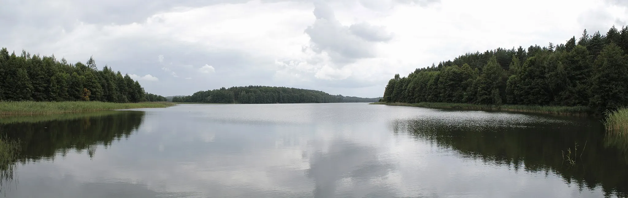 Photo showing: Wykonane aparatem Canon EOS 600D, złączone za pomocą programu ArcSoft Panorama Maker. Zdjęcie wykonane pod koniec sierpnia 2013.