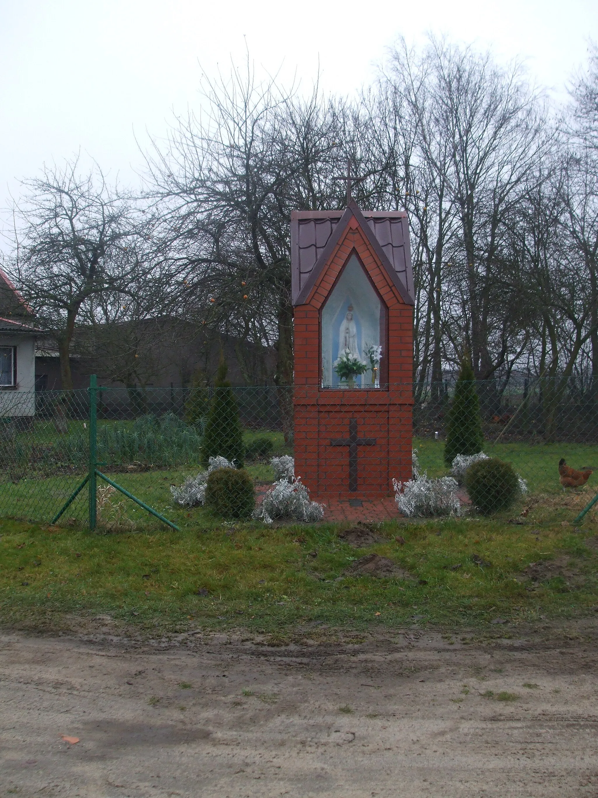 Photo showing: Borowiec, gmina Żukowo - kapliczka przydrożna