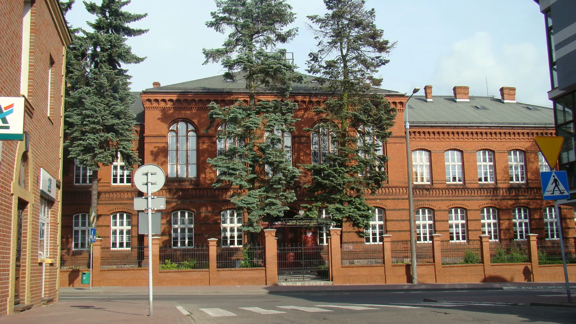 Photo showing: Budynek I Liceum Ogólnokształcącego im. Marii Skłodowskiej-Curie znajdujący się przy ul. Hallera 34.