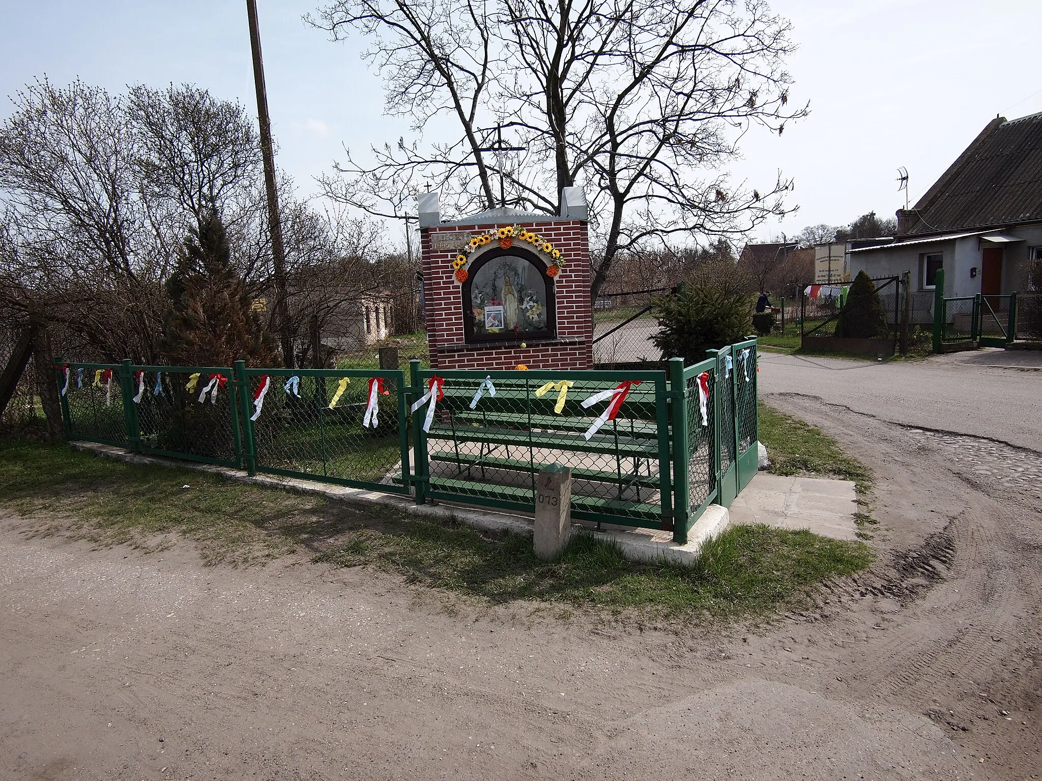 Photo showing: Rusocin - wayside shrine