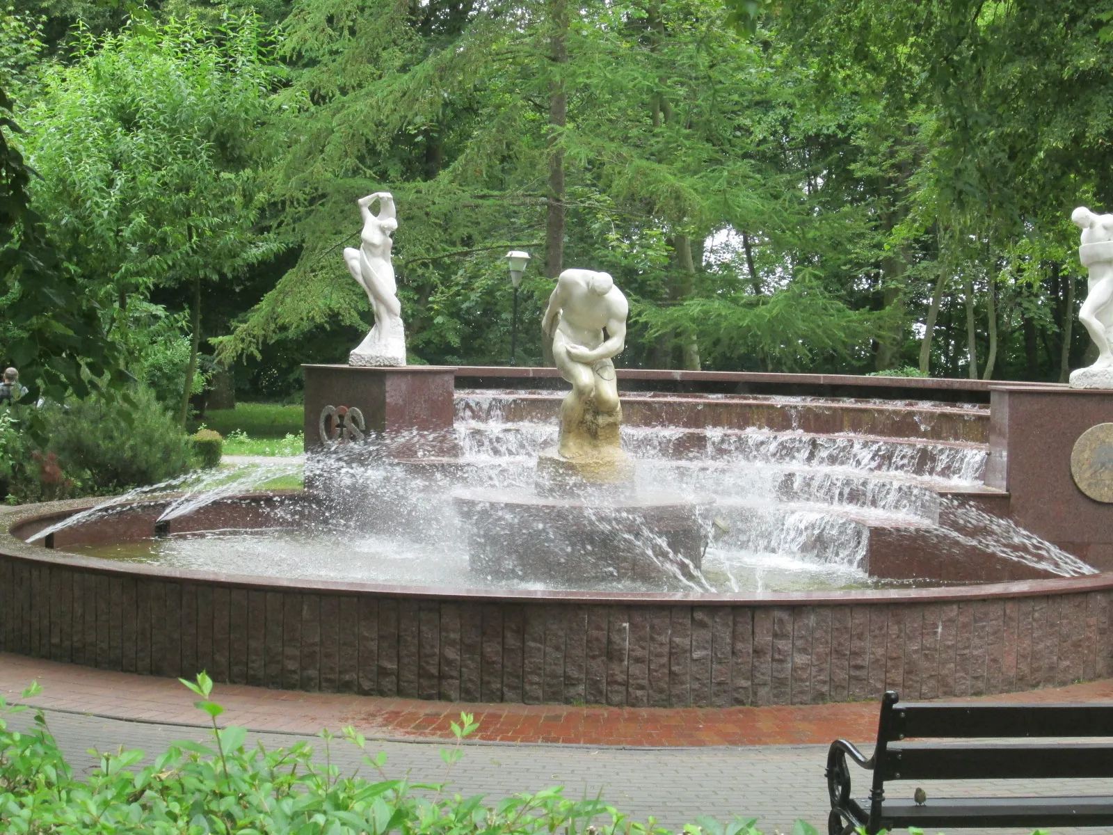 Photo showing: Fountain at the Olympic Training Center in Cetniewo (25.VII.2013)