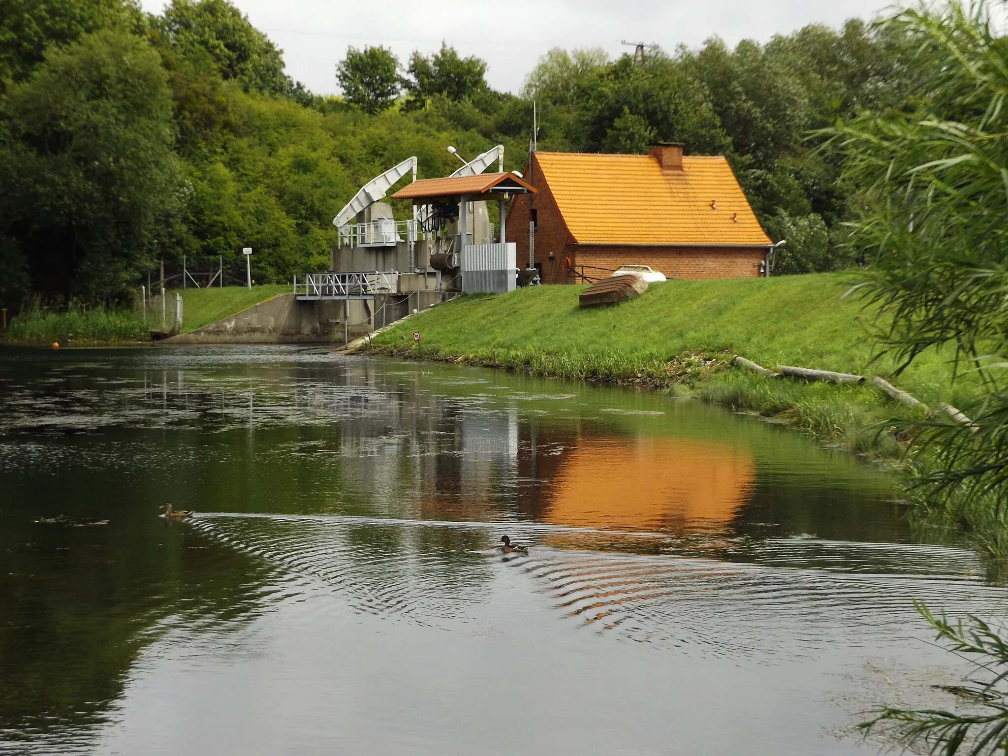 Photo showing: Elektrownia wodna we wsi Juszkowo