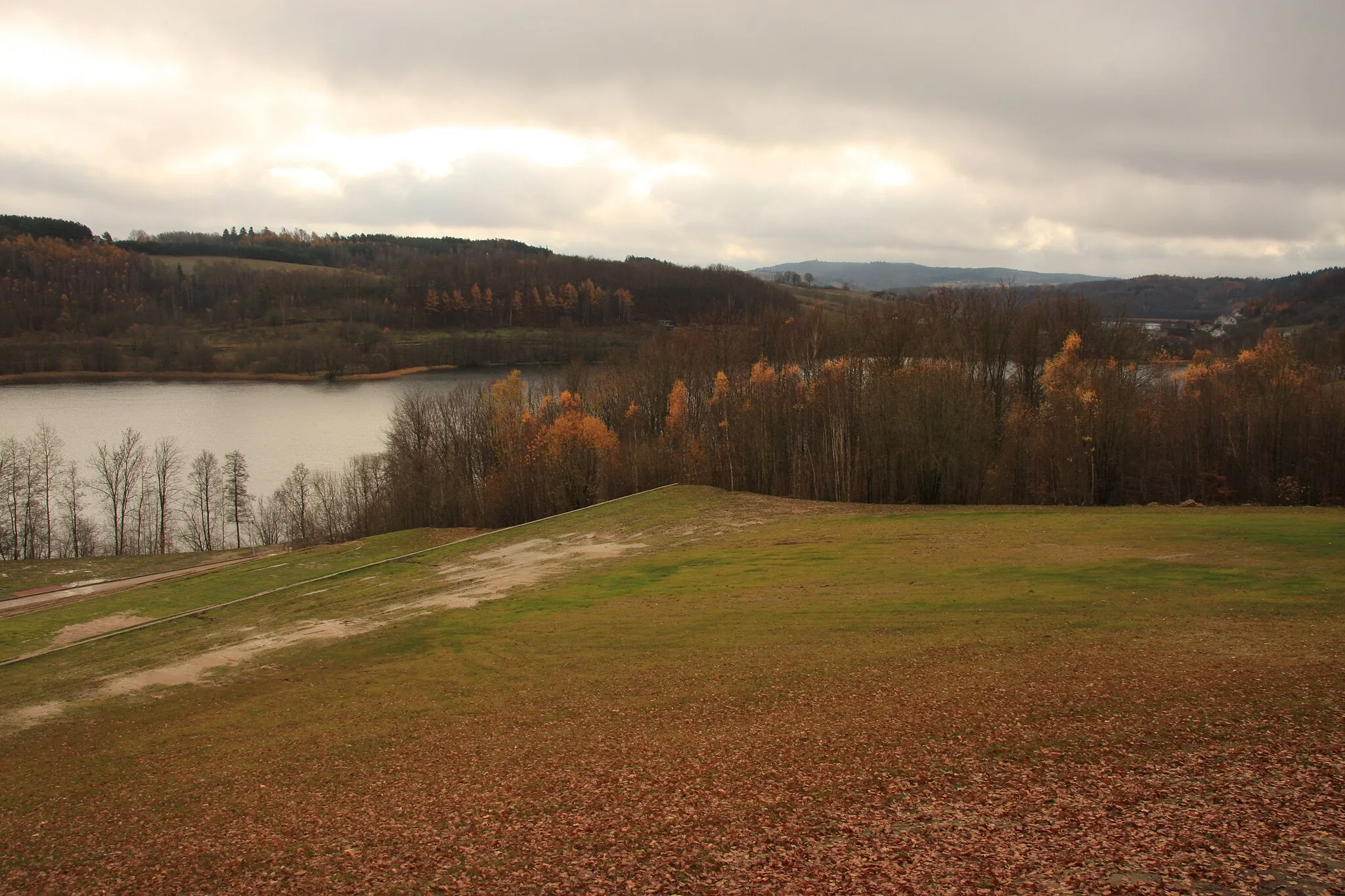 Photo showing: Złota Góra i Wielkie Brodno