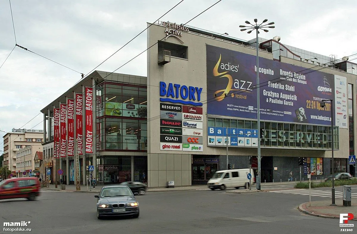 Photo showing: Centrum Handlowe "Batory" na rogu ulicy 10 Lutego i Władysława IV