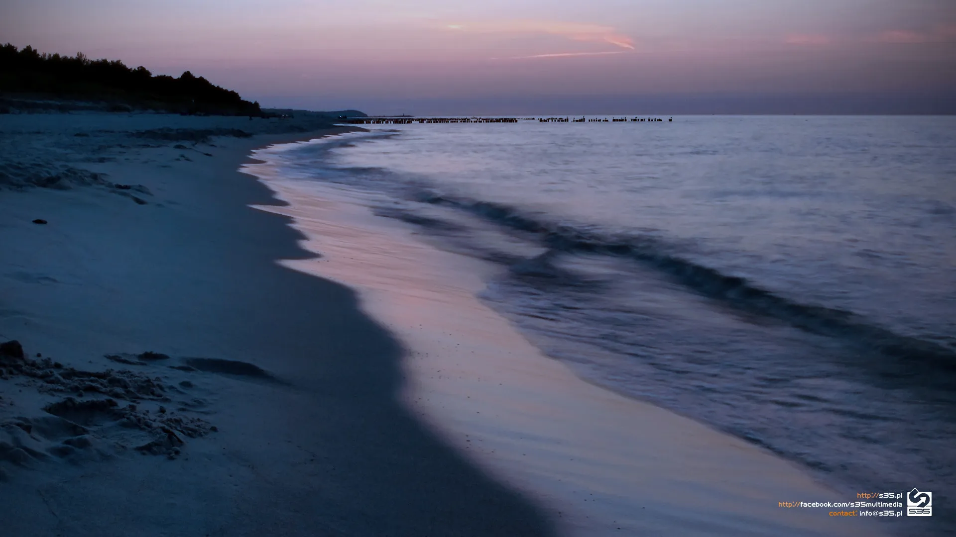 Photo showing: 500px provided description: Poland, Baltic Sea Twilight - HD Wallpaper [#landscape ,#forest ,#sea ,#nature ,#europe ,#poland ,#baltic ,#baltic sea ,#czech ,#adrspach ,#s35 multimedia ,#mellodeque ,#maciej chomicz]