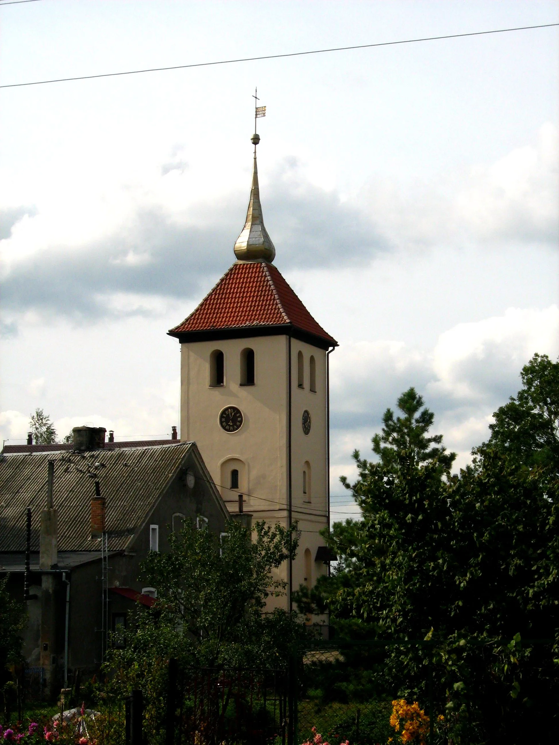 Photo showing: Rudno - wieża kościoła - relikt barokowego kościoła z 1761 r. Widok od strony północnej. Pierwotnie kościół ewangelicki, obecnie kościół filialny.