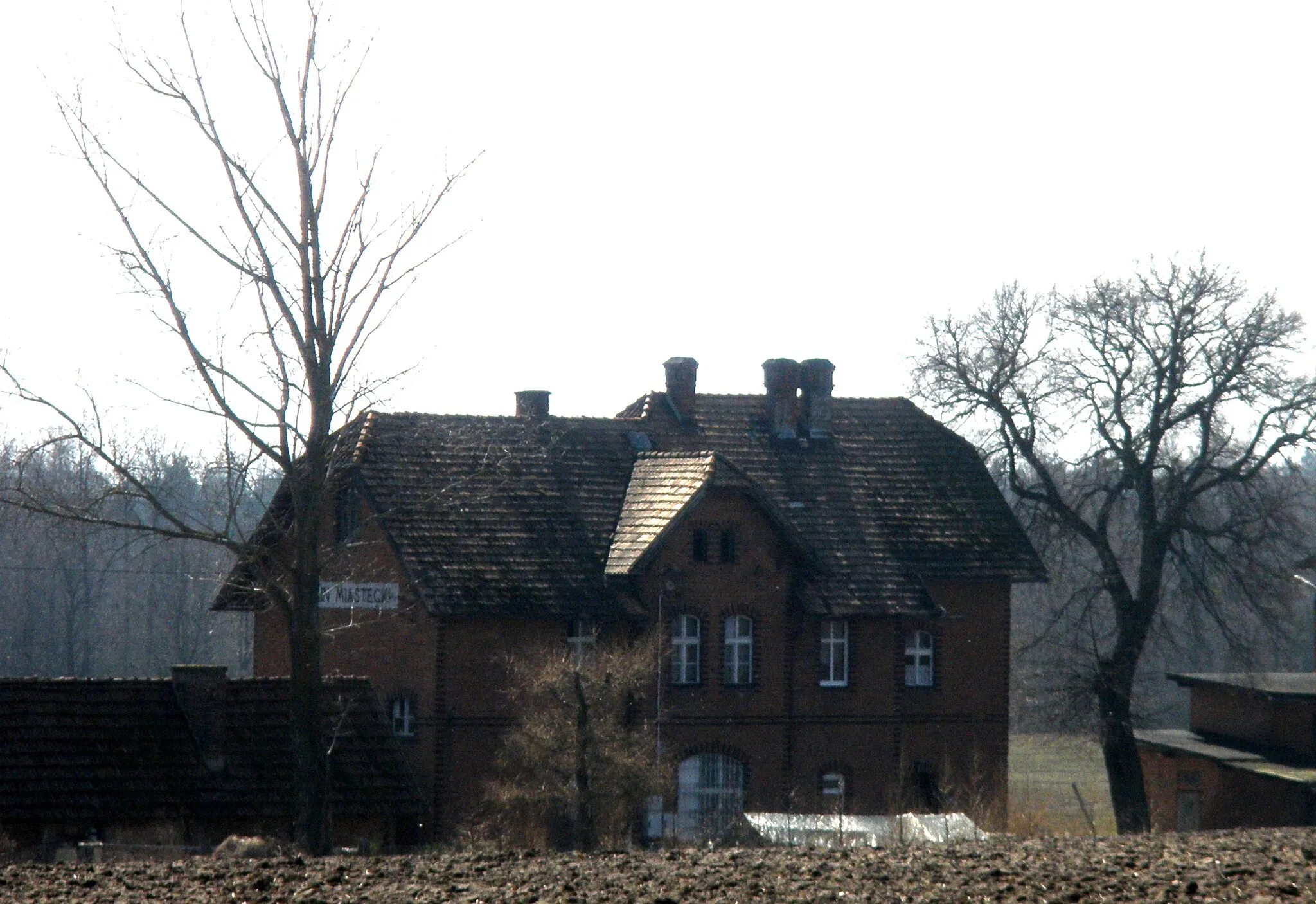 Photo showing: budynek stacji kolejowej z 1910 r. w Zielinie