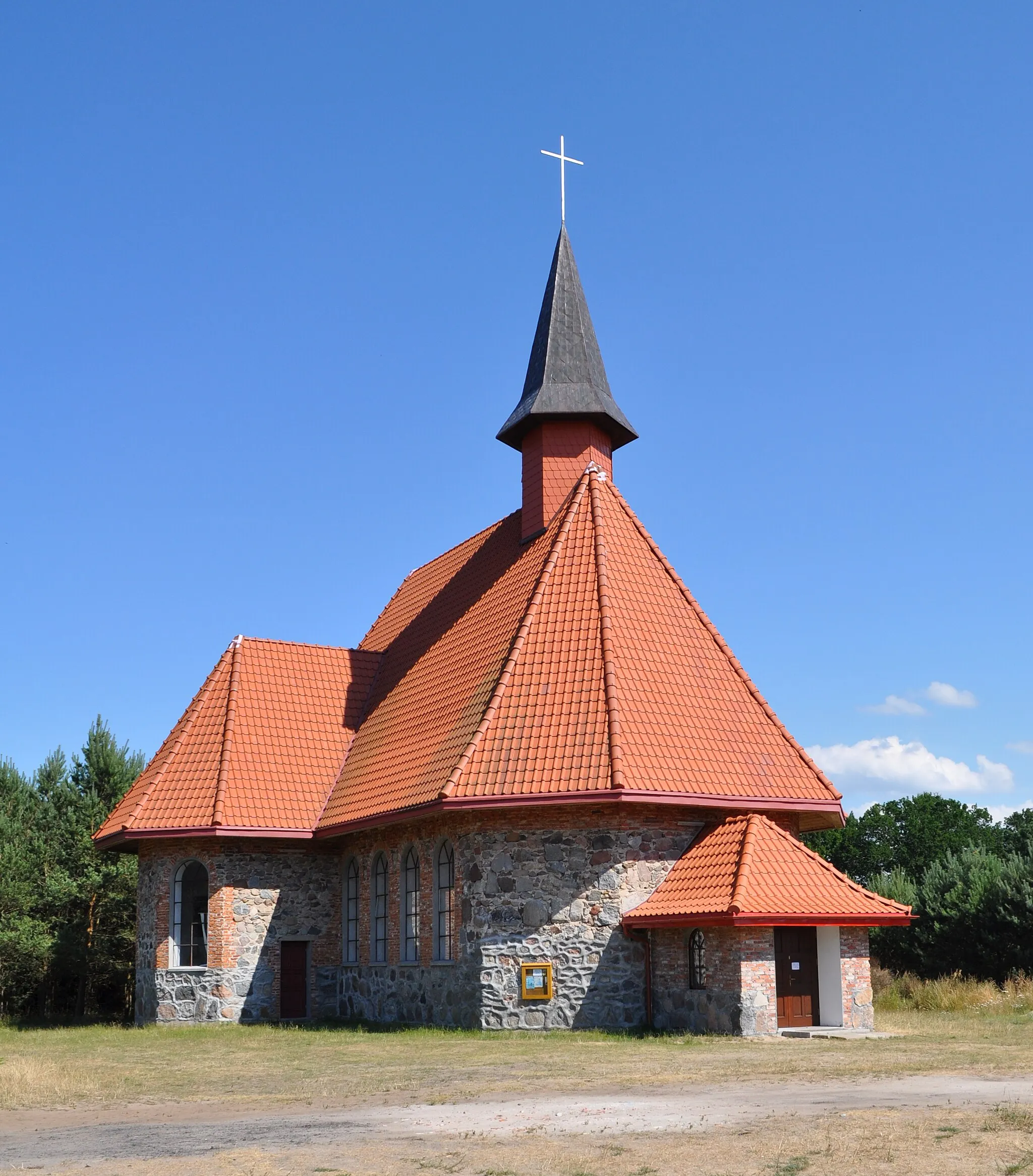 Photo showing: Church in Smołdziński Las