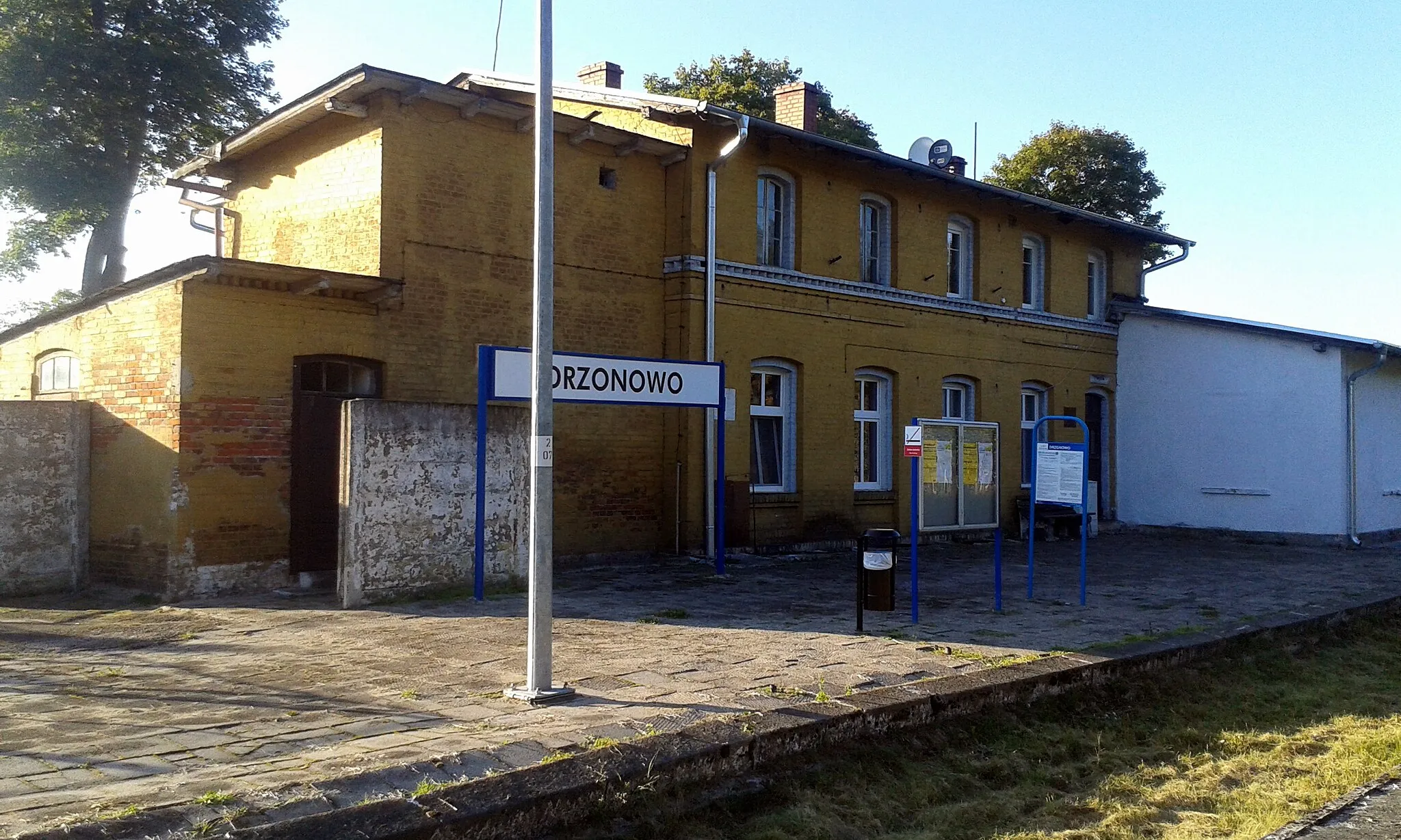 Photo showing: Train station at Drzonowo, northern Poland