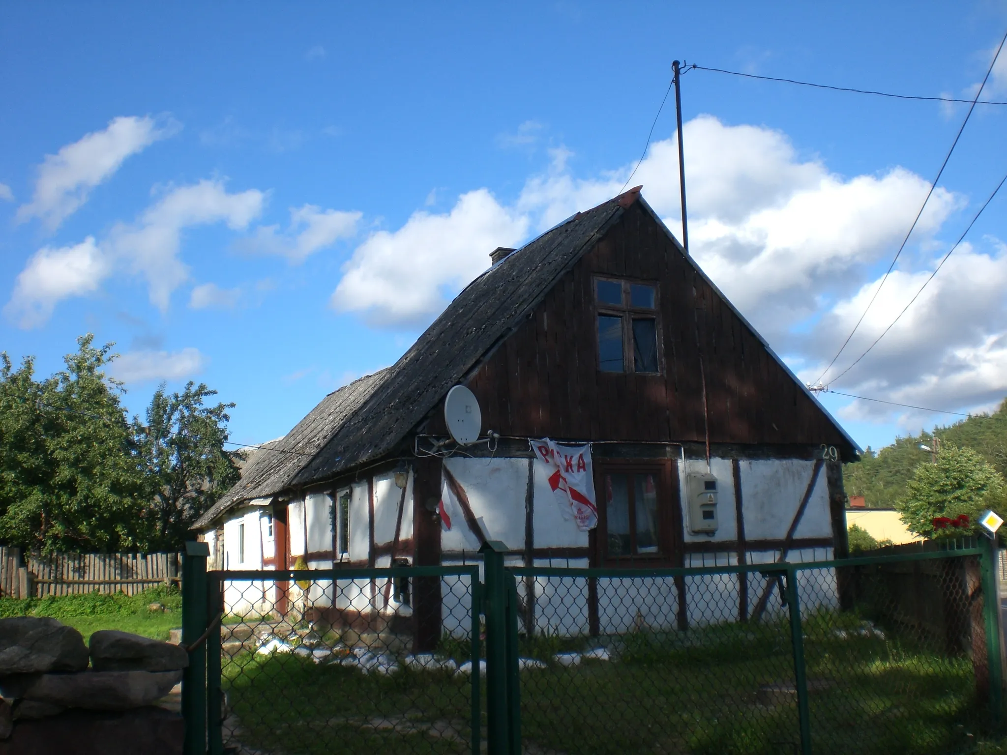 Photo showing: Zgorzałe - dom szachulcowy
