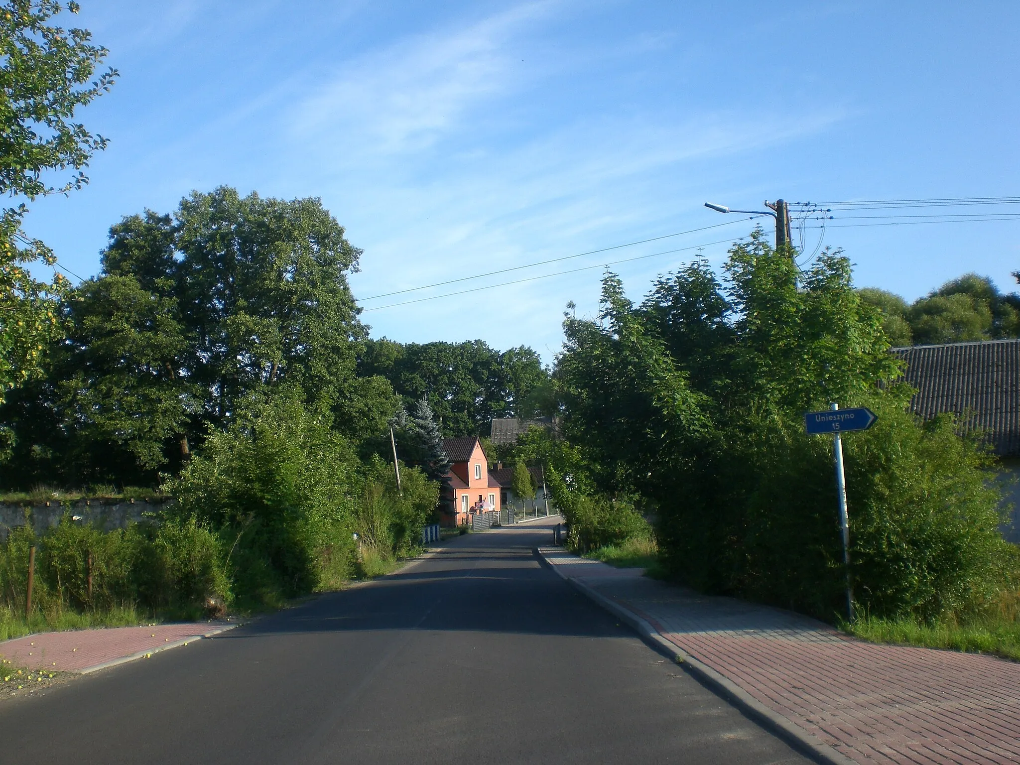 Photo showing: Unieszyno