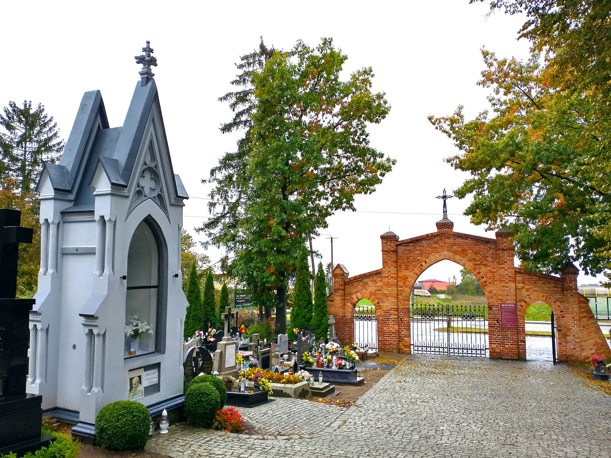 Photo showing: Kościół św. Jerzego i Opatrzności Bożej w Tychnowach – rzymskokatolicki kościół parafialny należący do parafii pod tym samym wezwaniem (diecezja elbląska) zlokalizowany w miejscowości Tychnowy (województwo pomorskie). Jest najstarszą świątynią dolnego Powiśla.