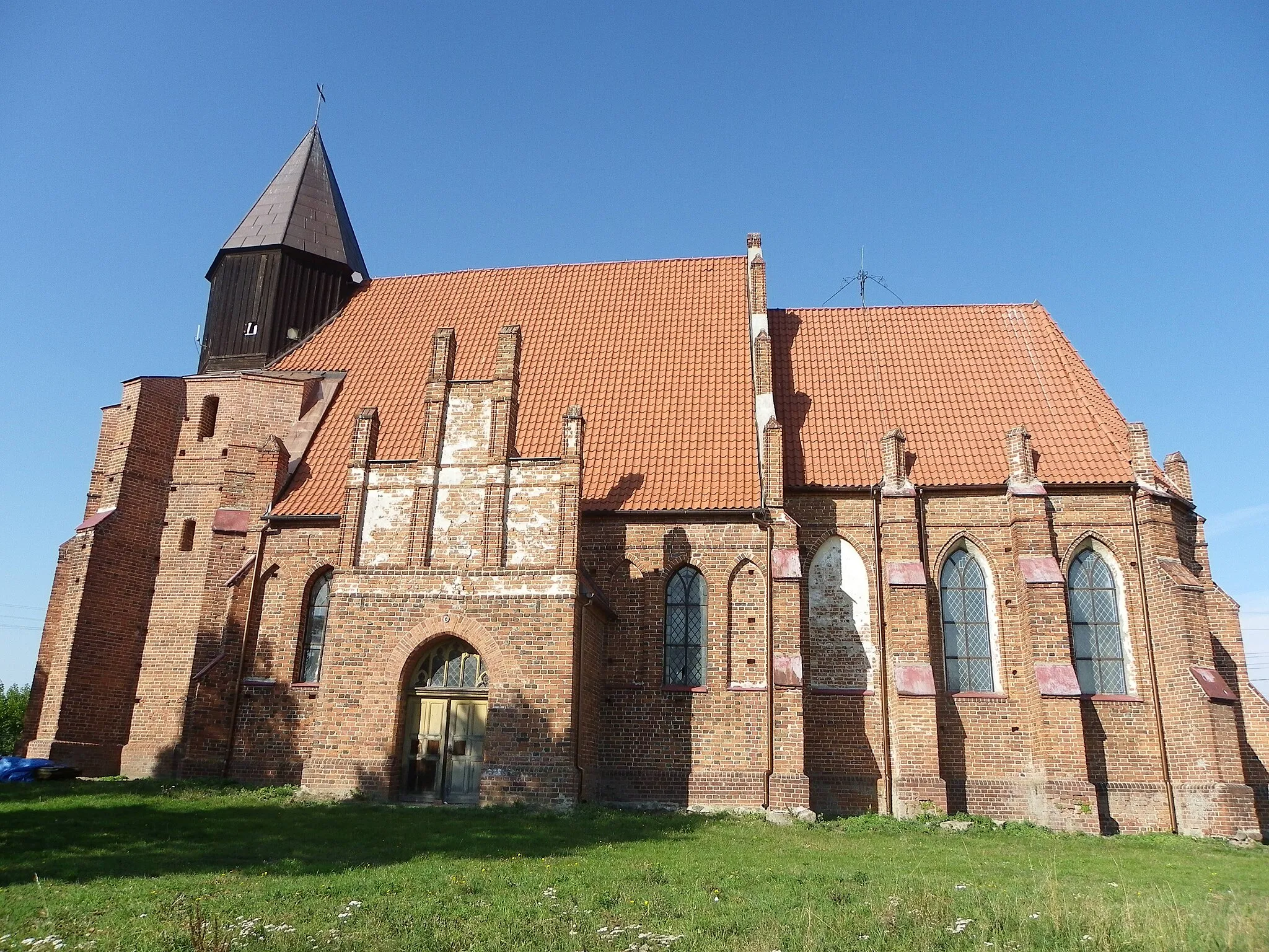 Photo showing: Tuja, gm. Nowy Dwór Gdański, kościół św.Jakuba - sylwetka