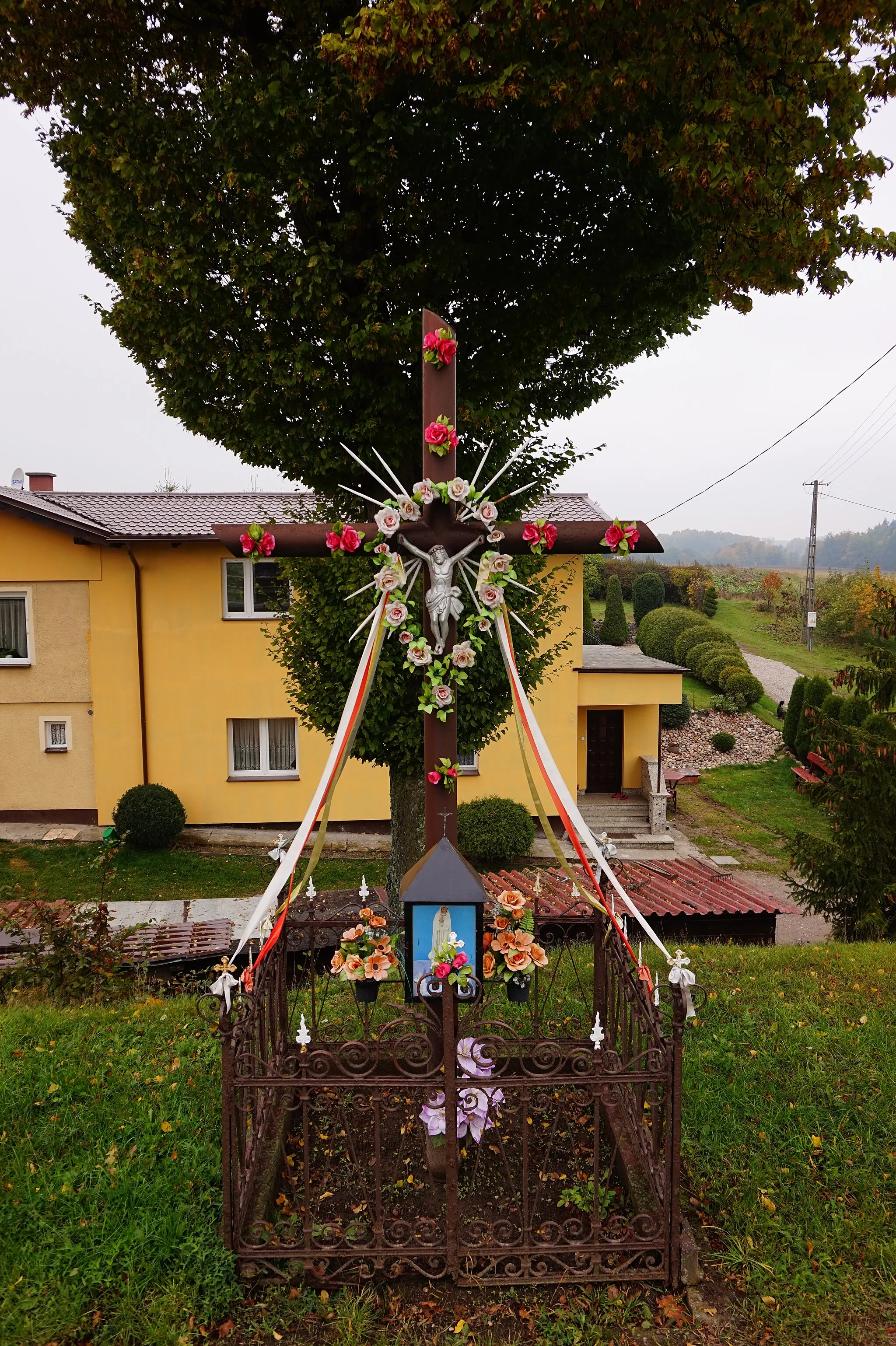 Photo showing: Krzyż, wieś Tuchom