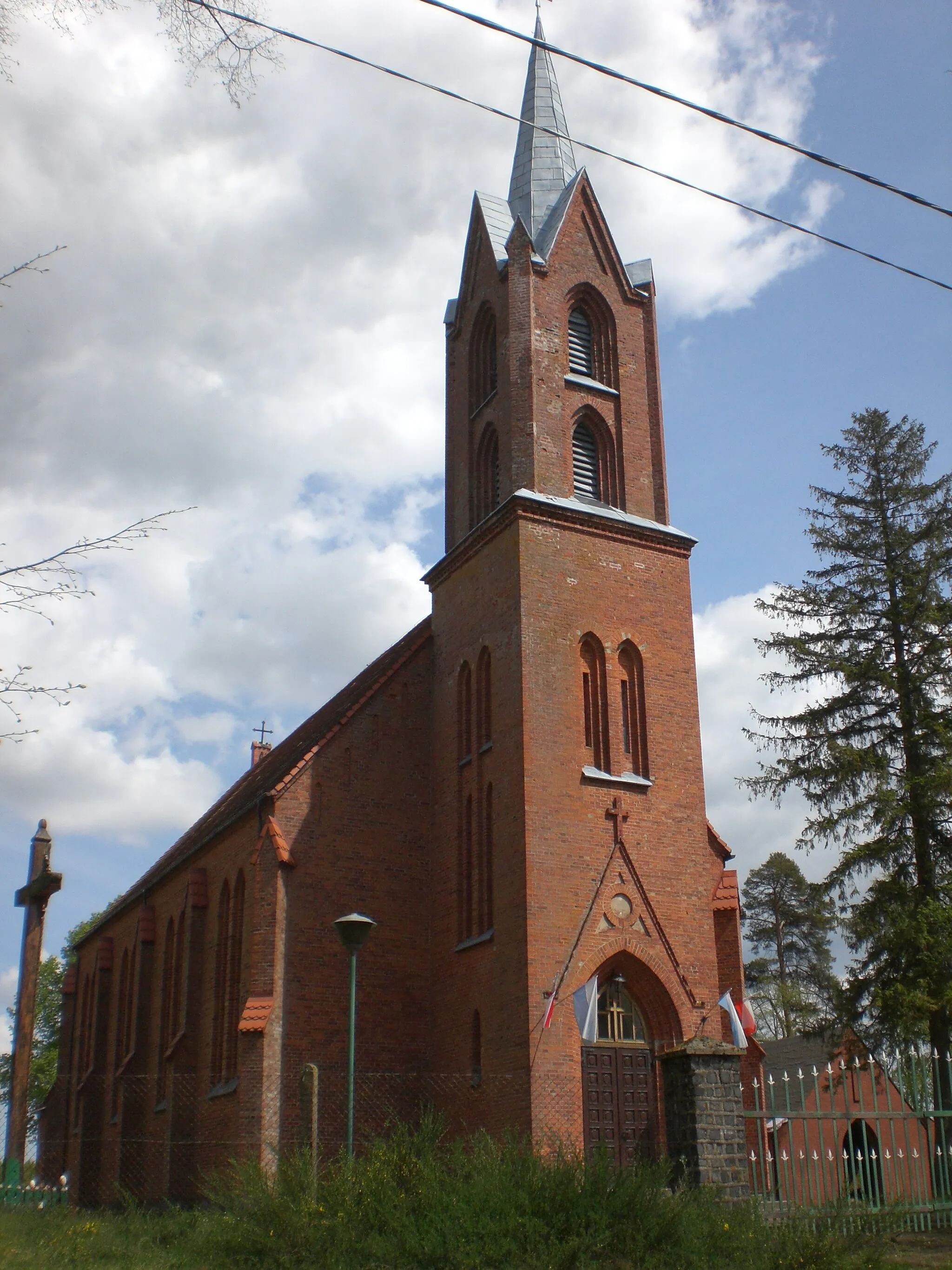 Photo showing: Smażyno - neogothic church (bd. 1862-1865)