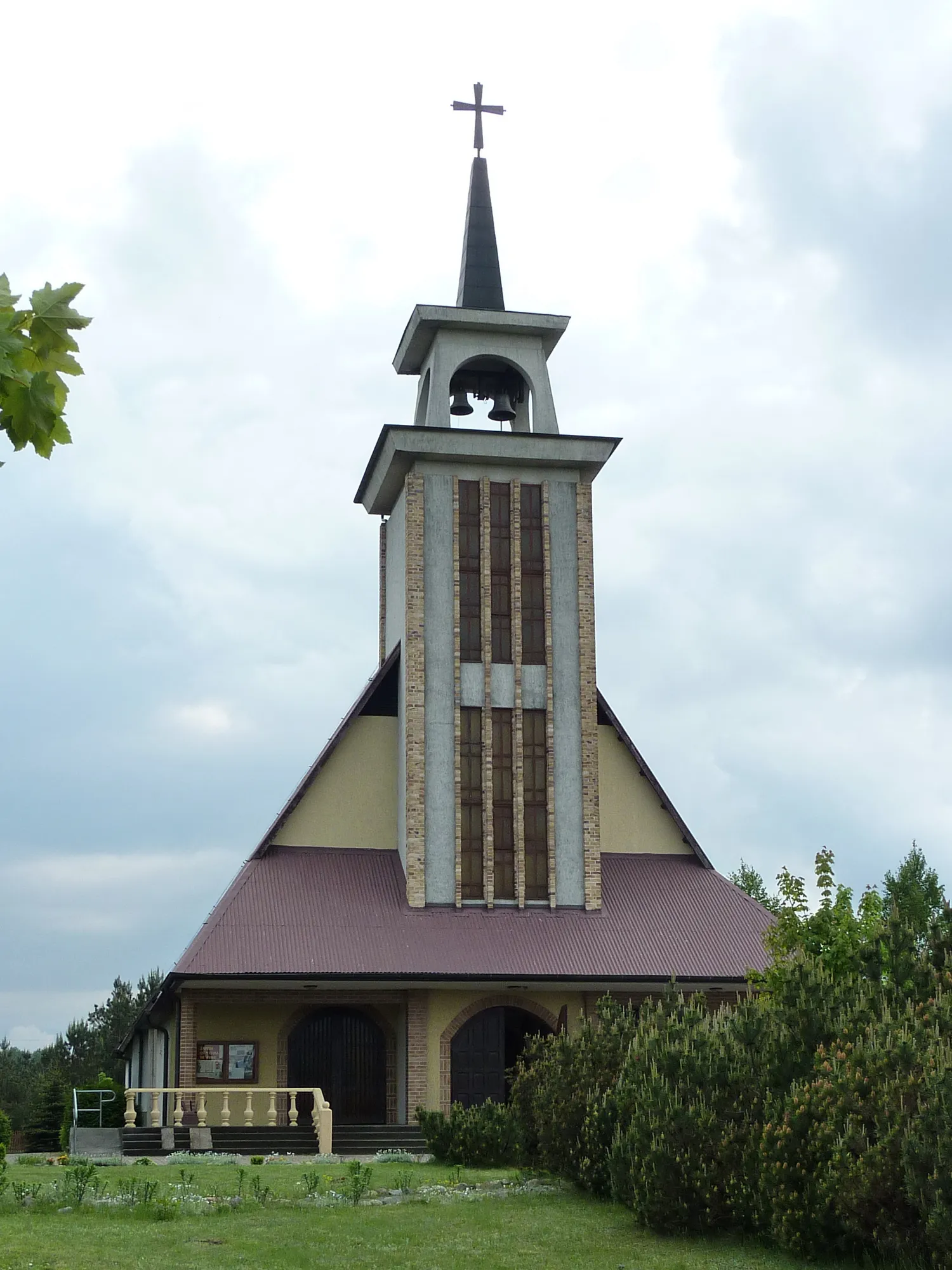 Photo showing: Skorzewo, ul. Kościelna 2 - rzymskokatolicki kościół parafialny p.w. Matki Bożej Nieustającej Pomocy