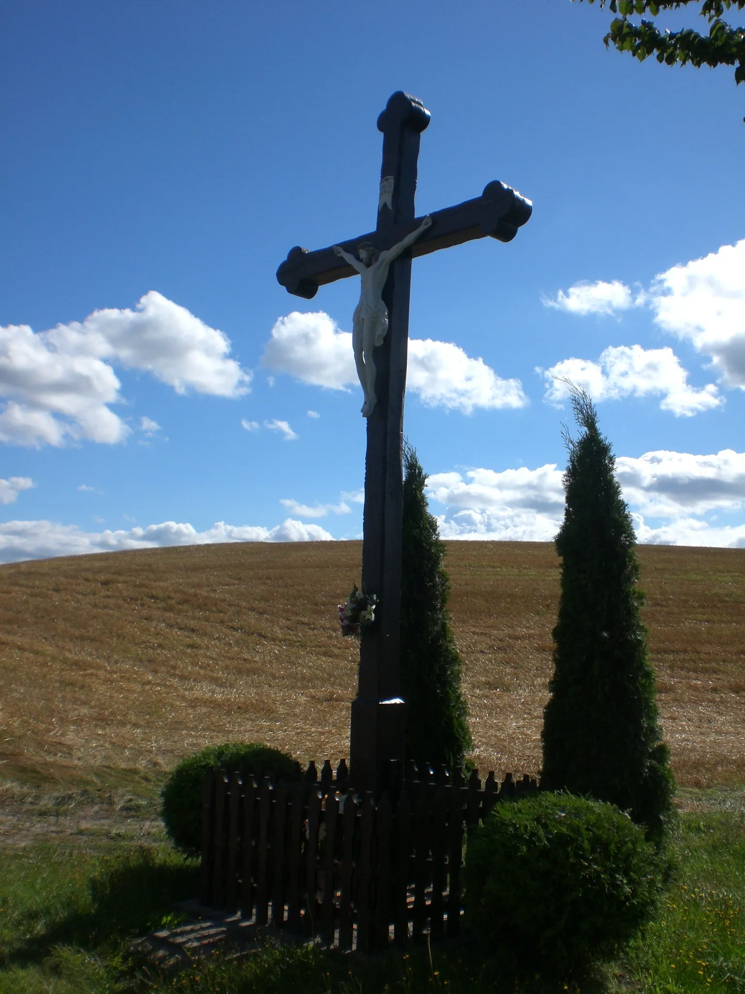 Photo showing: Ramleje - krzyż