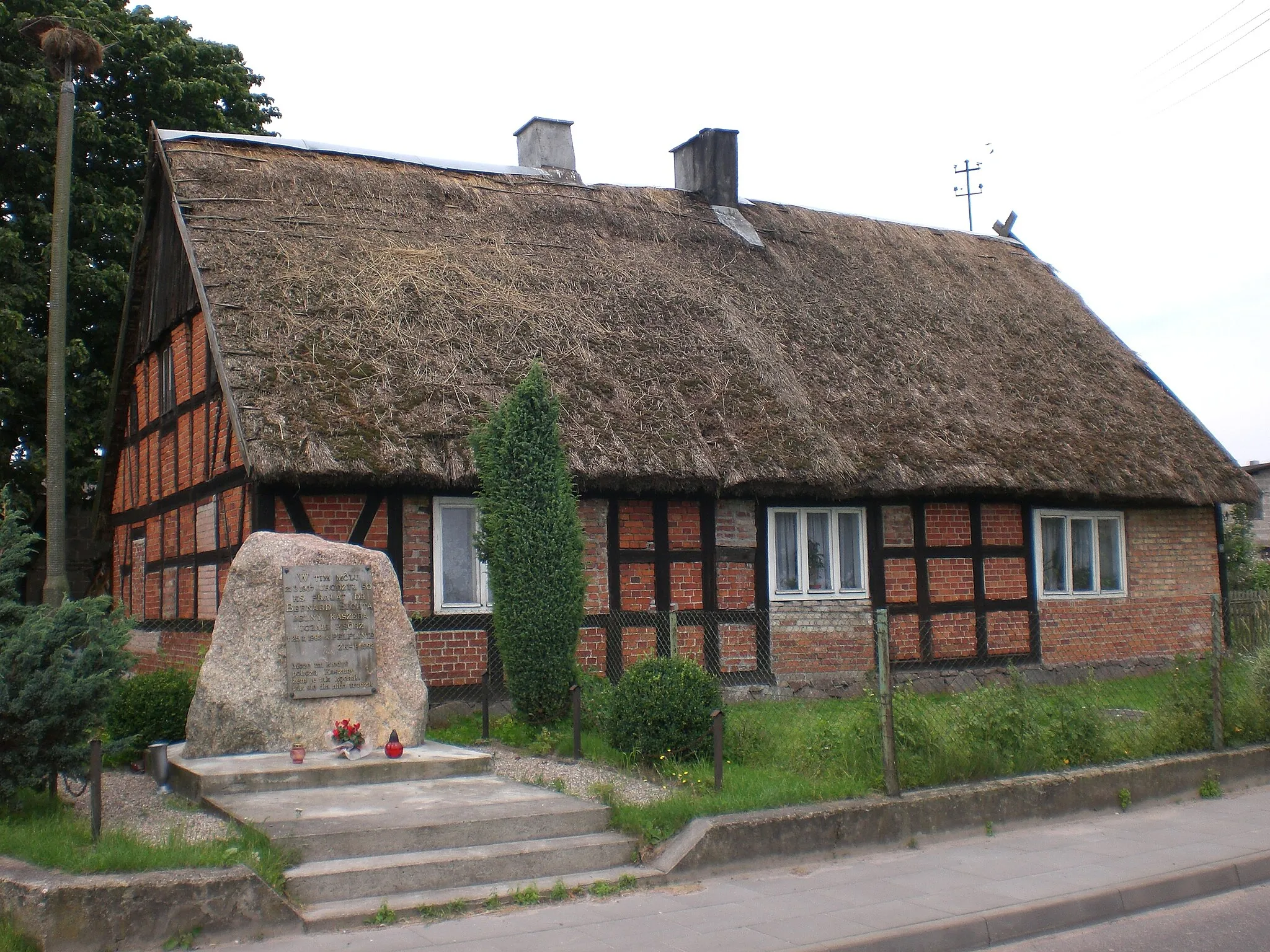 Photo showing: Puzdrowo - birthplace of Bernard Sychta (a Cashubian priest).