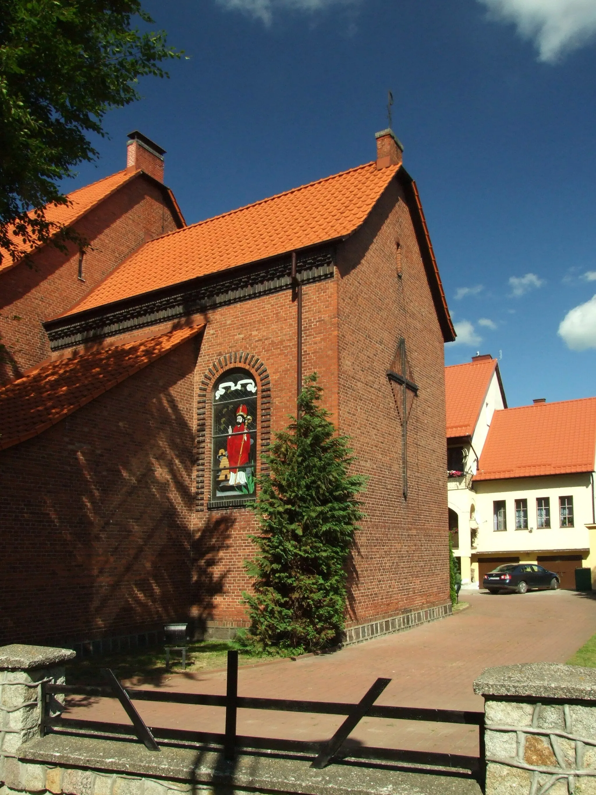 Photo showing: Church of the sacret heart in Pszczółki, Poland