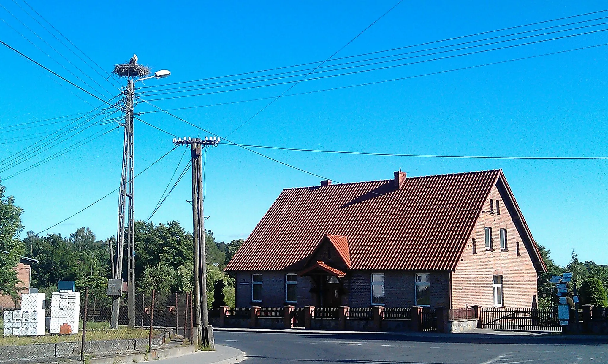 Photo showing: Stork nest in Leśno, Pomeranian Voivodeship, Poland