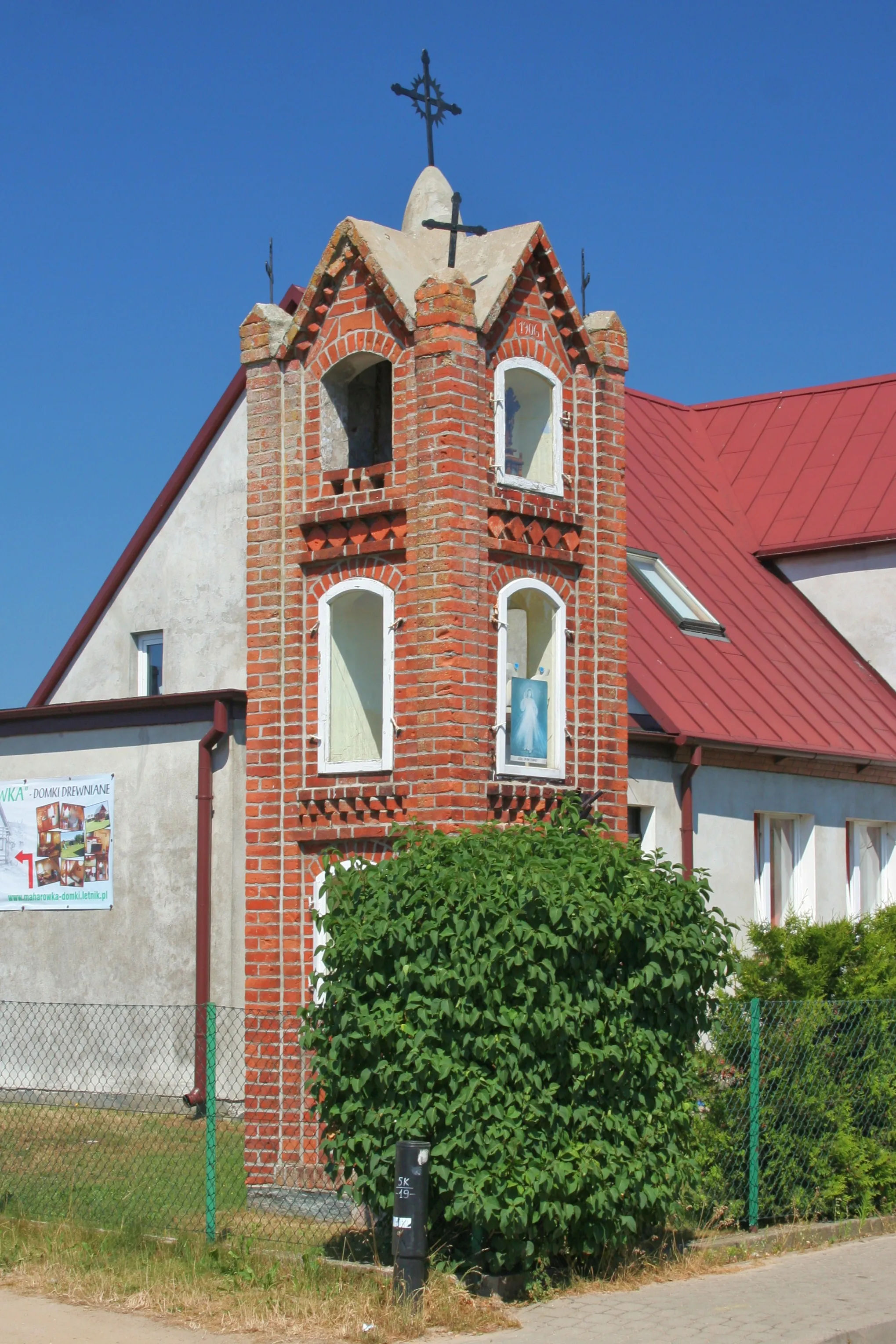 Photo showing: Shrine in Ostrowo.