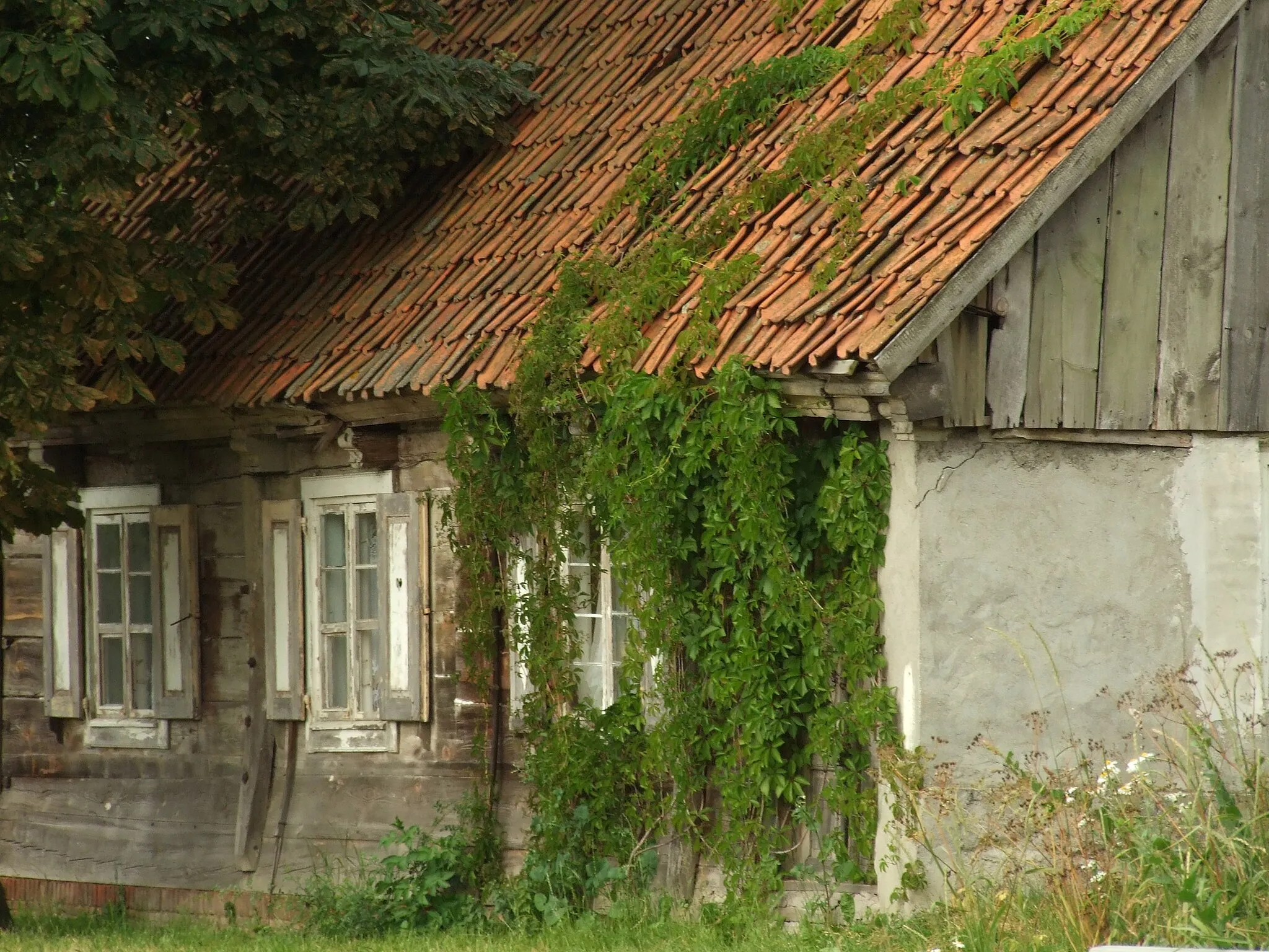 Photo showing: Wooden cottage in the village of Orłowo, Pomorskie voivodship, Poland