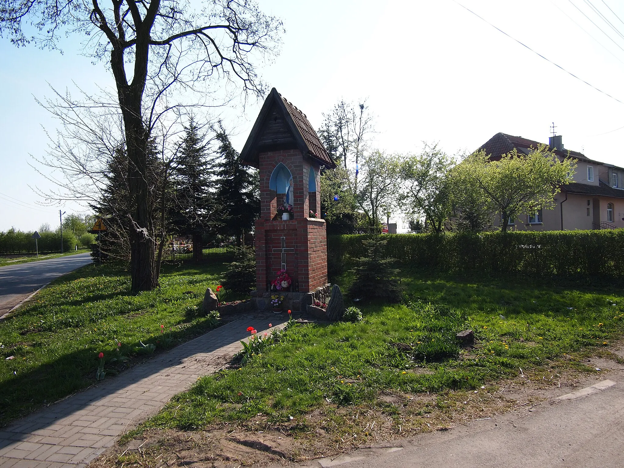 Photo showing: shrine