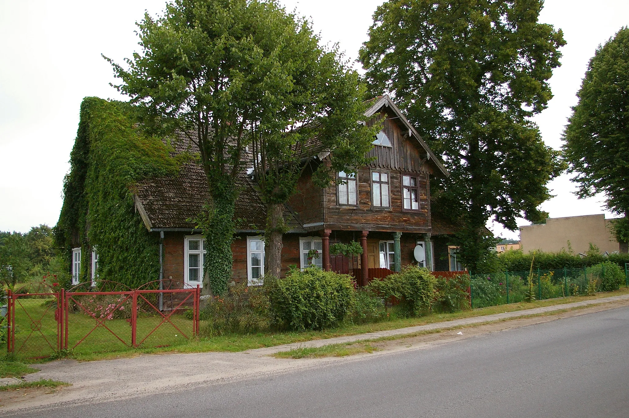 Photo showing: Stary budynek na ulicy Gdańskiej w Mikoszewie w województwie pomorskim.