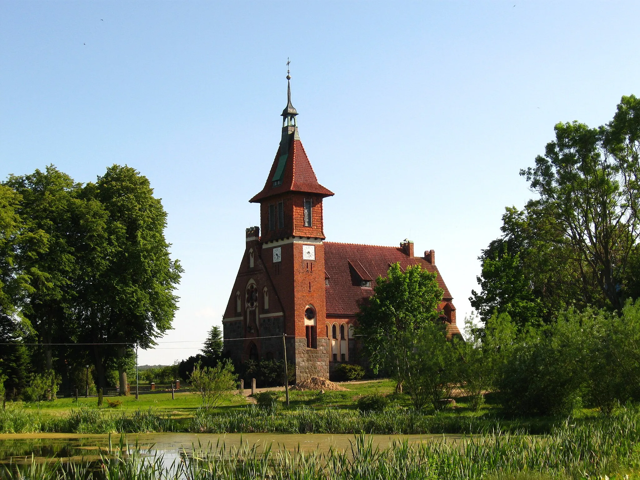 Photo showing: Mierzeszyn - kościół ewangelicki z cmentarzem