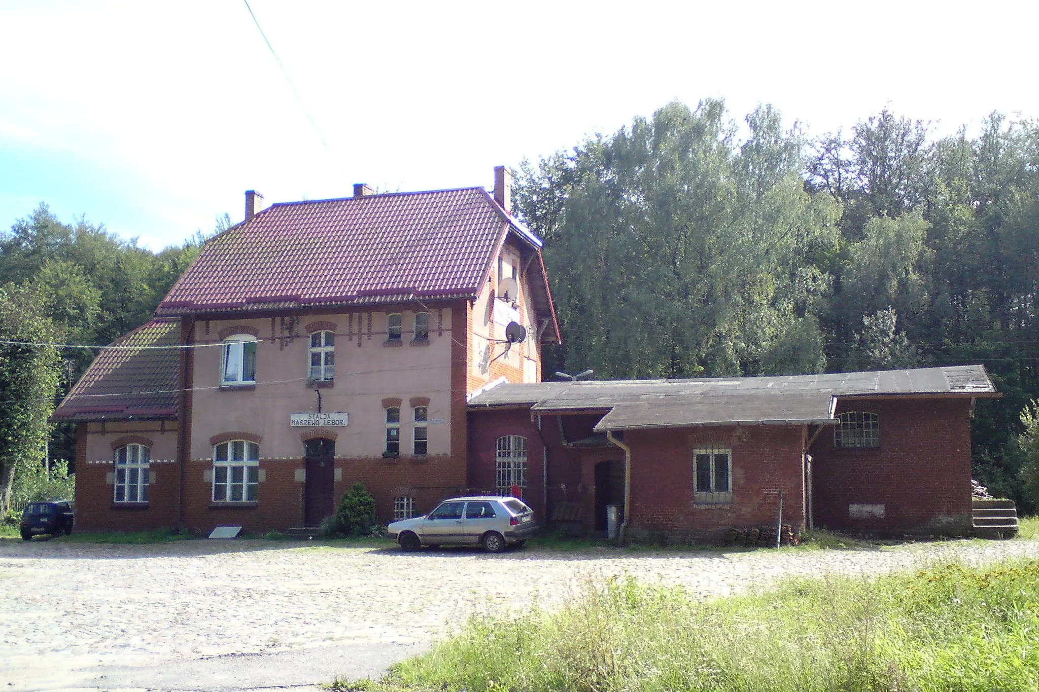 Photo showing: budynek dworca w Maszewie