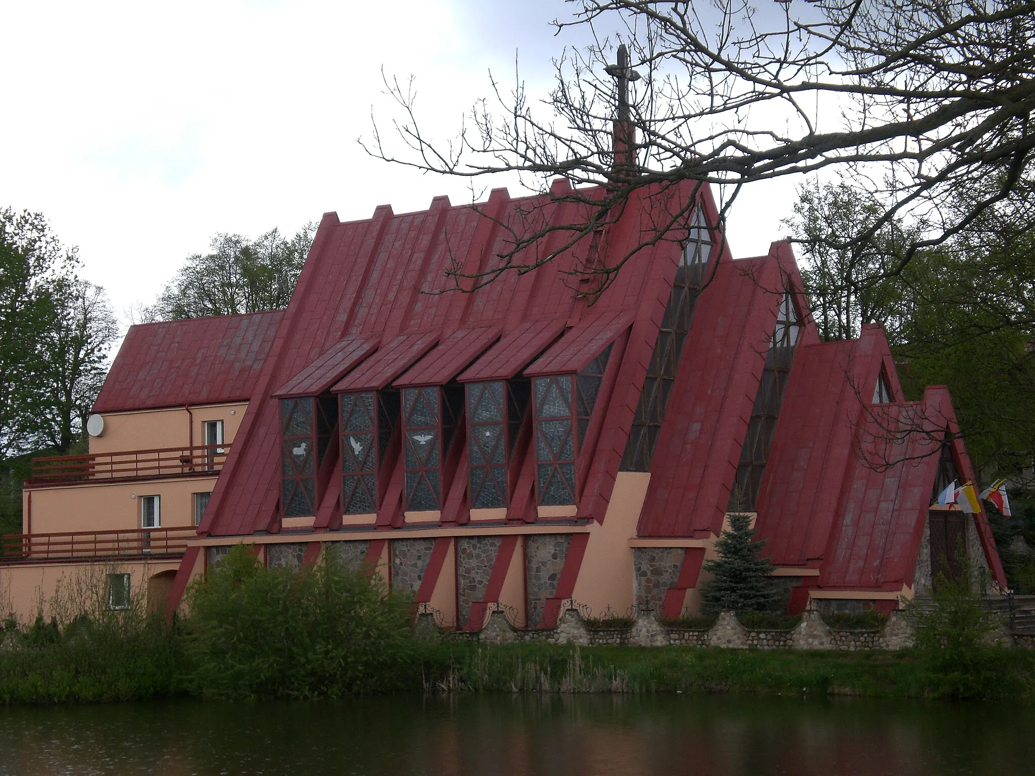 Photo showing: Leźno - parish church