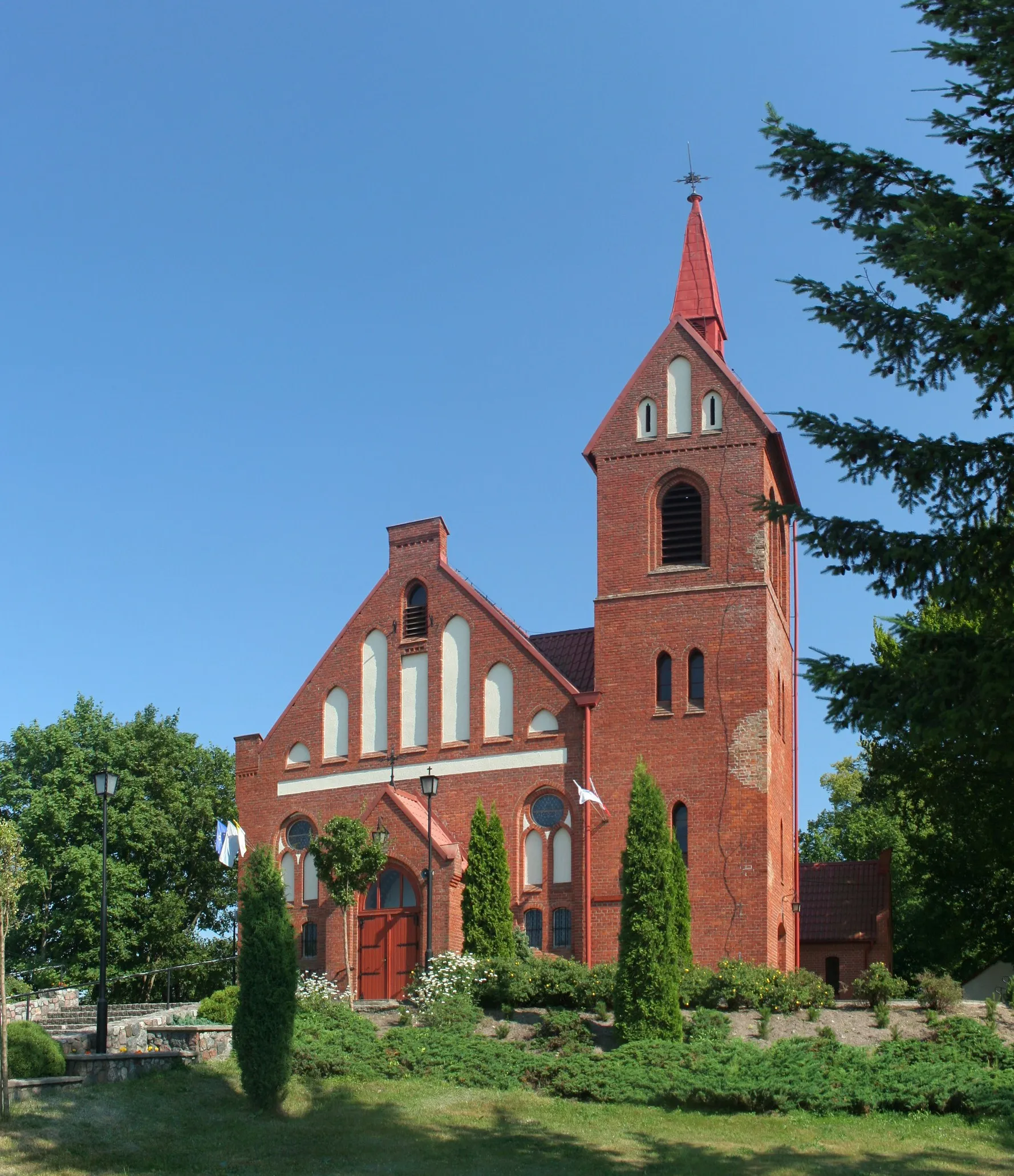 Photo showing: Church in Leśniewo.