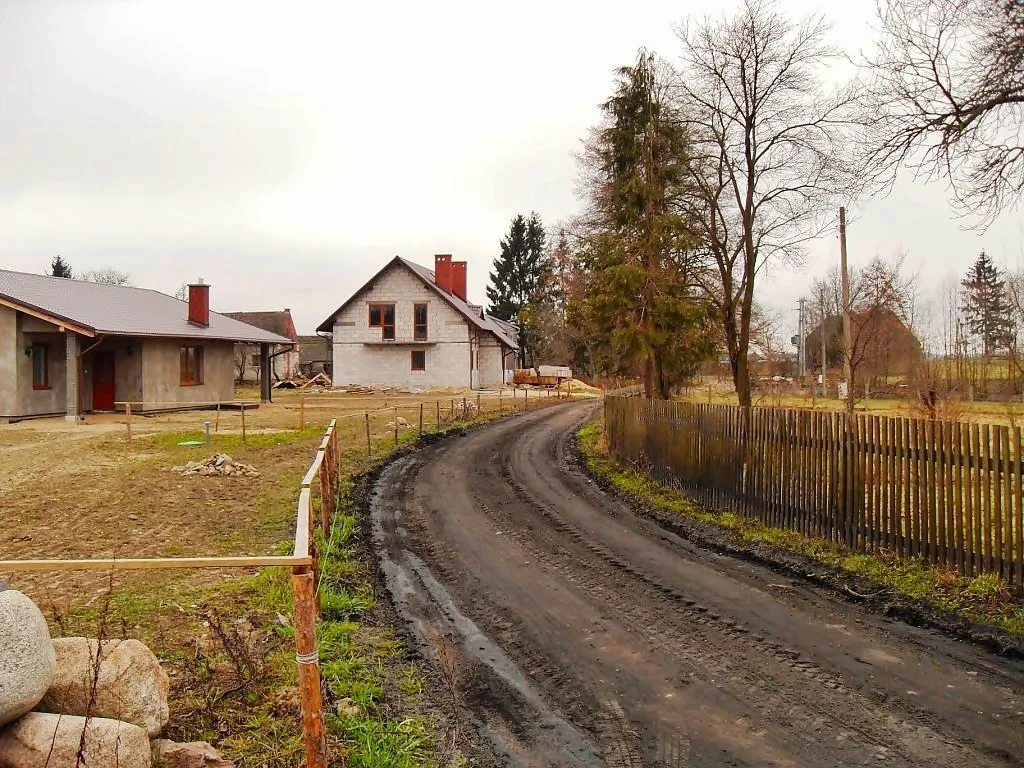 Photo showing: Buildings of the village Lázek