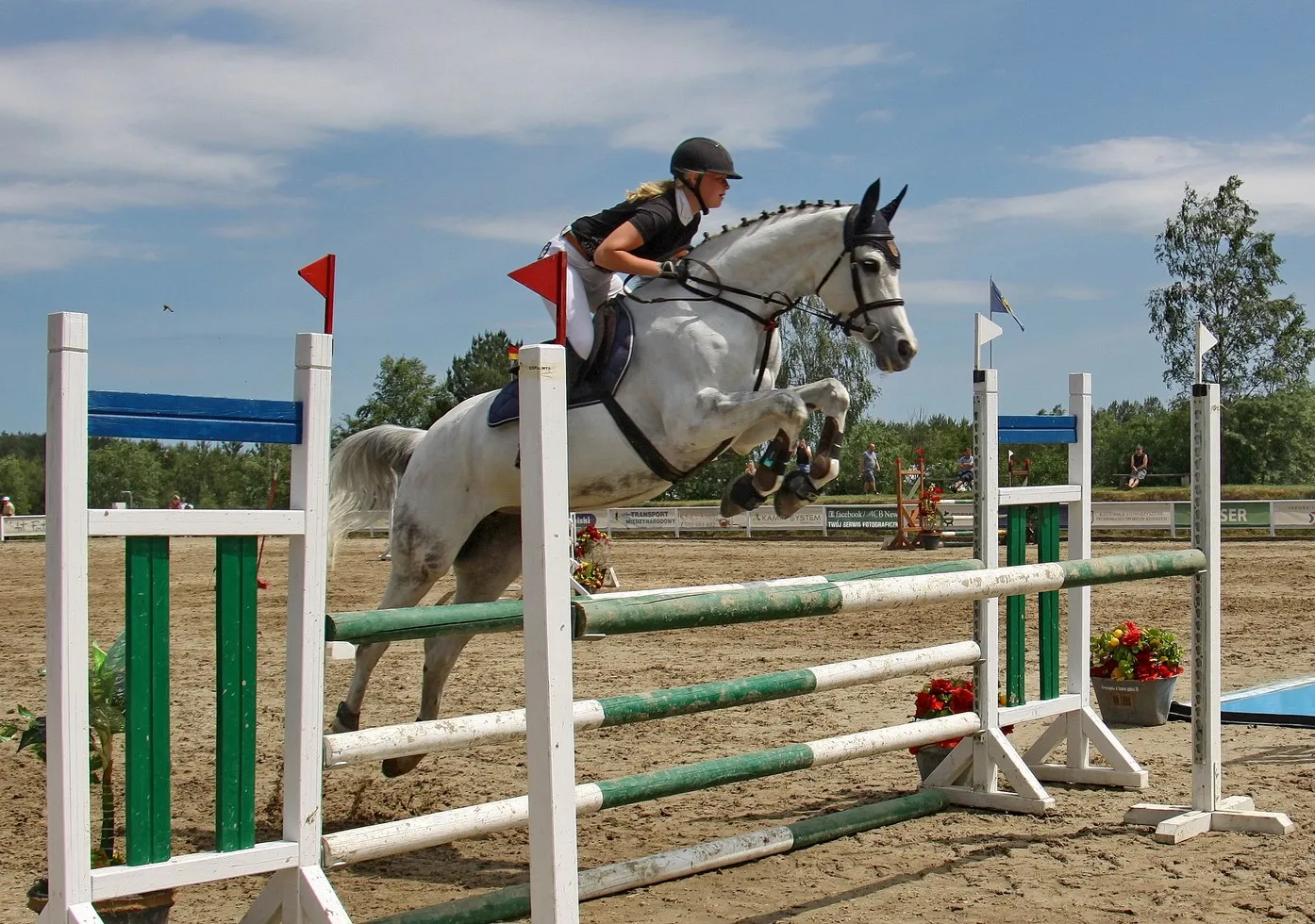Photo showing: Jumping in Kwieki (Leoni Retzlaff