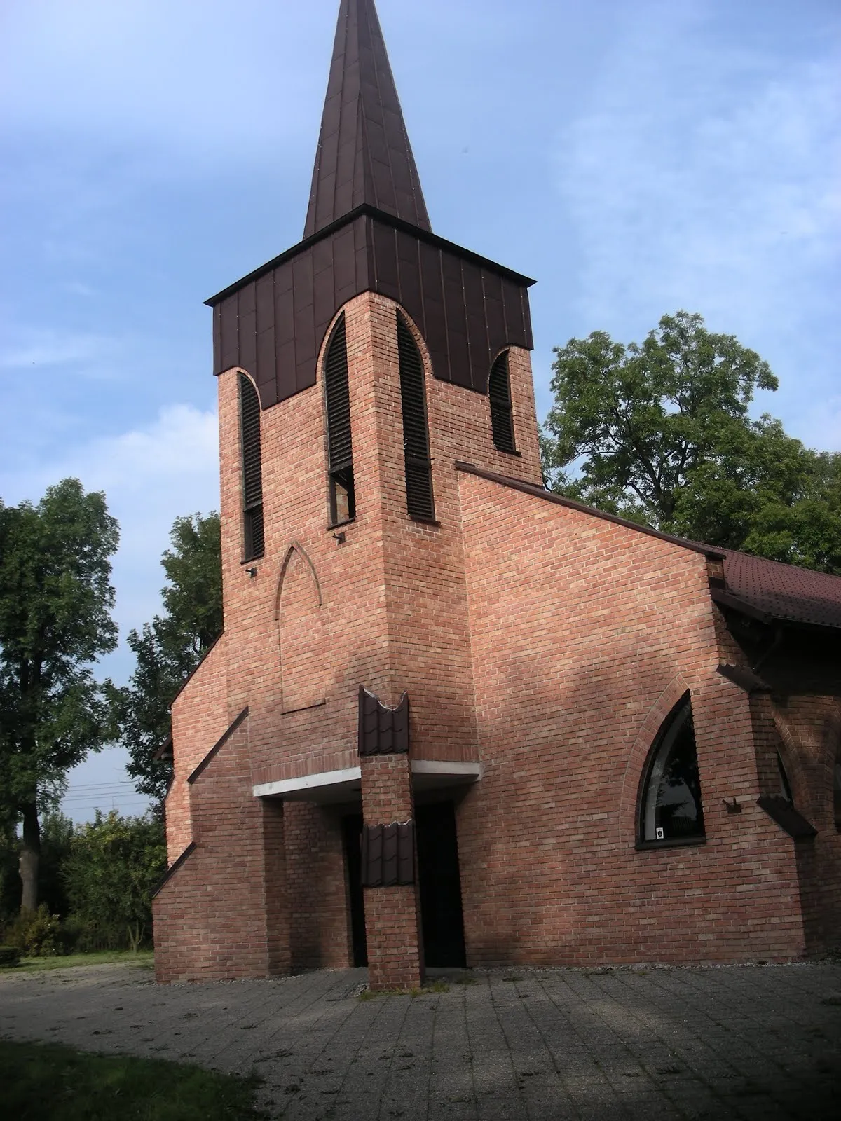 Photo showing: Koszwały - kościół rzymskokatolicki pw. św. Teresy Benedykty od Krzyża
