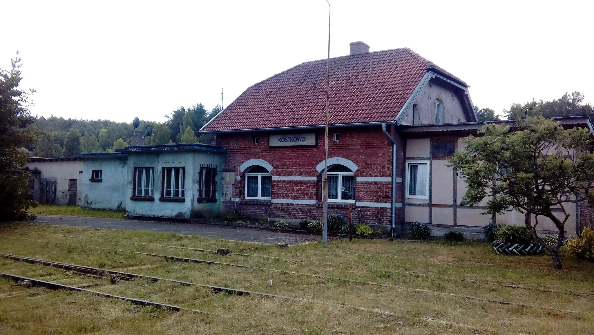 Photo showing: Kostkowo railway station on PKP line 230, closed in 2001
