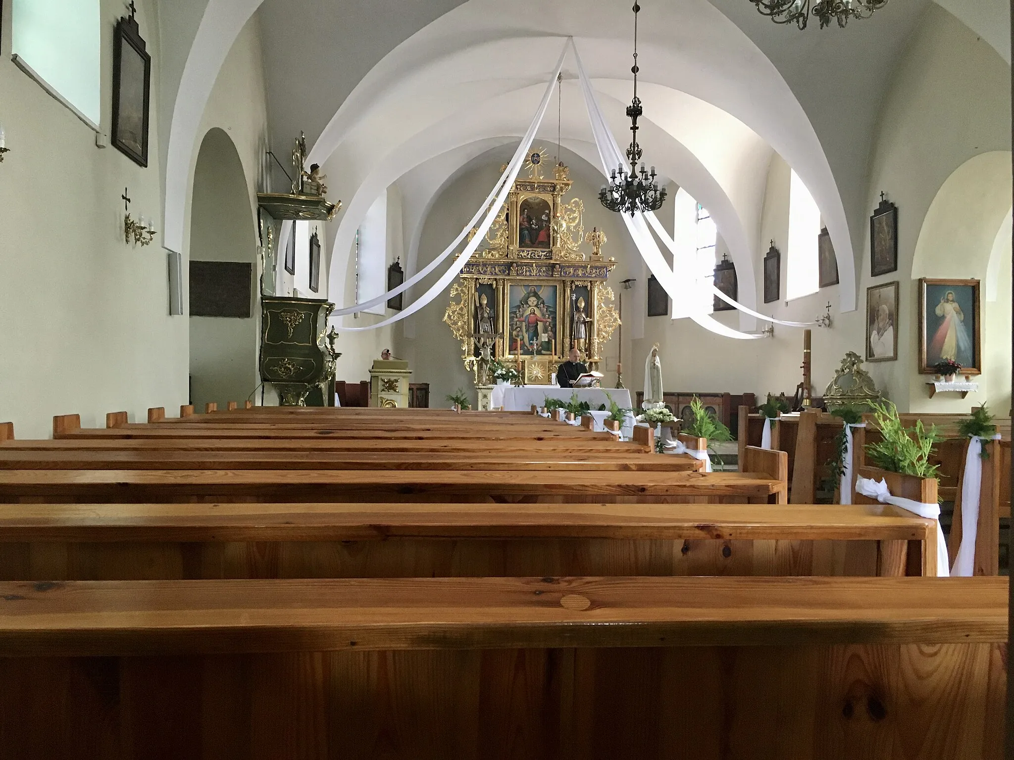 Photo showing: Wnętrze kościoła Świętej Trójcy w Kościelnej Janii
