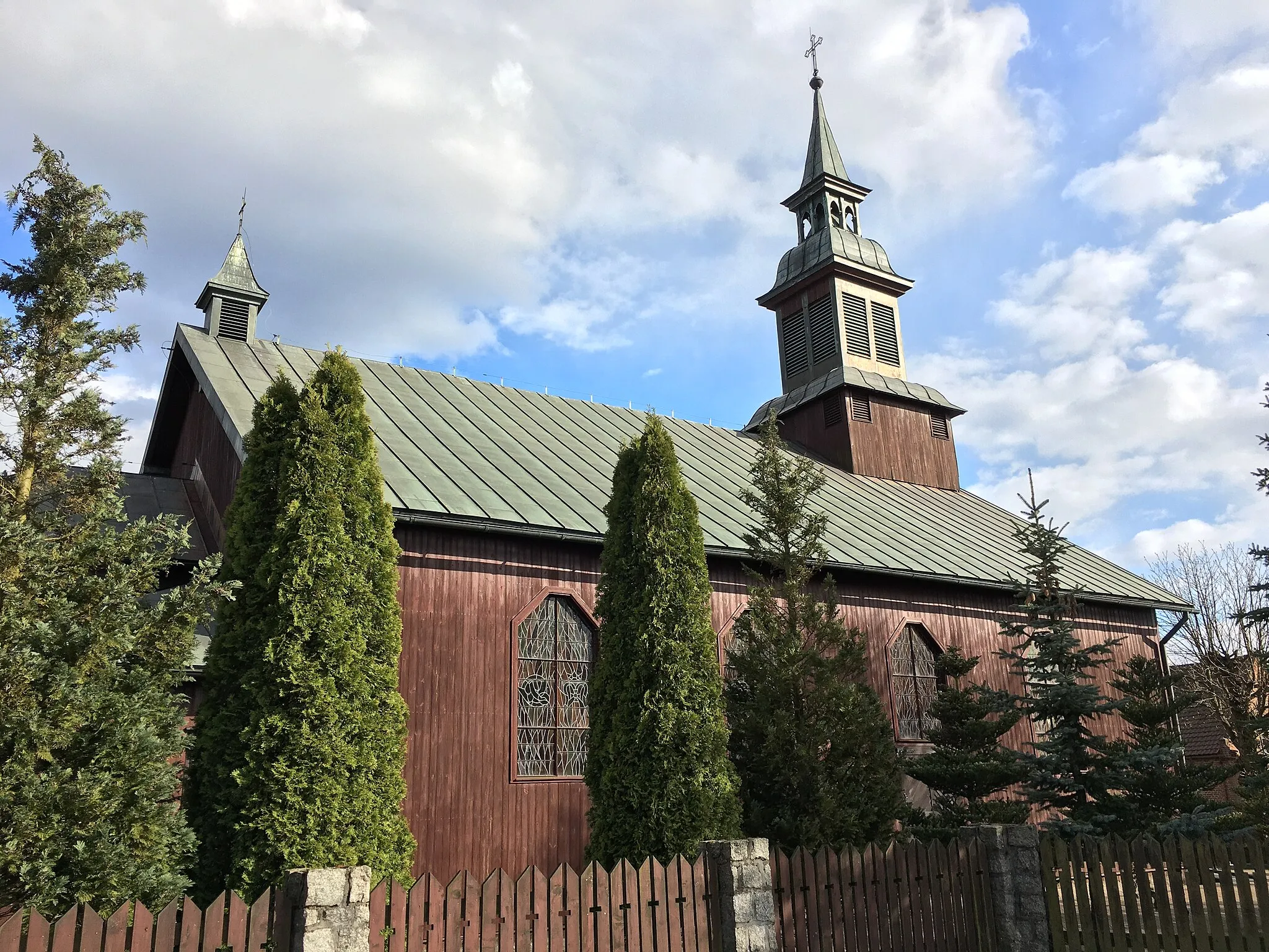 Photo showing: Kościół Matki Bożej Różańcowej w Karsinie