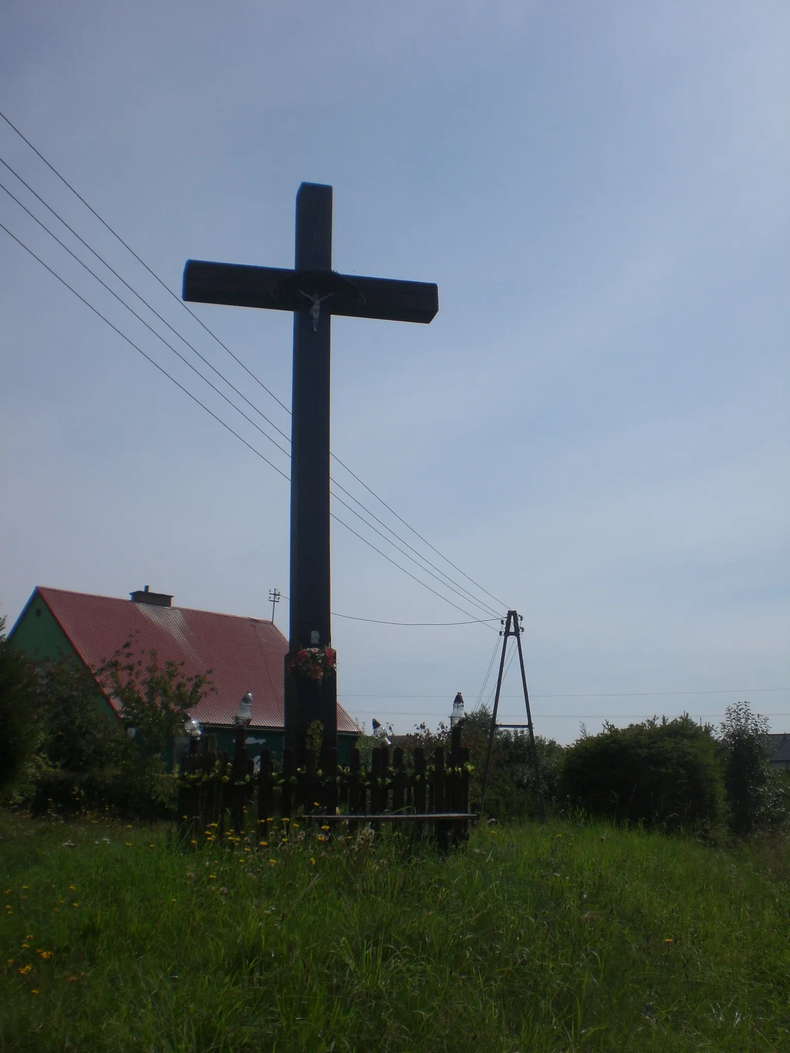 Photo showing: Kamela - wayside cross