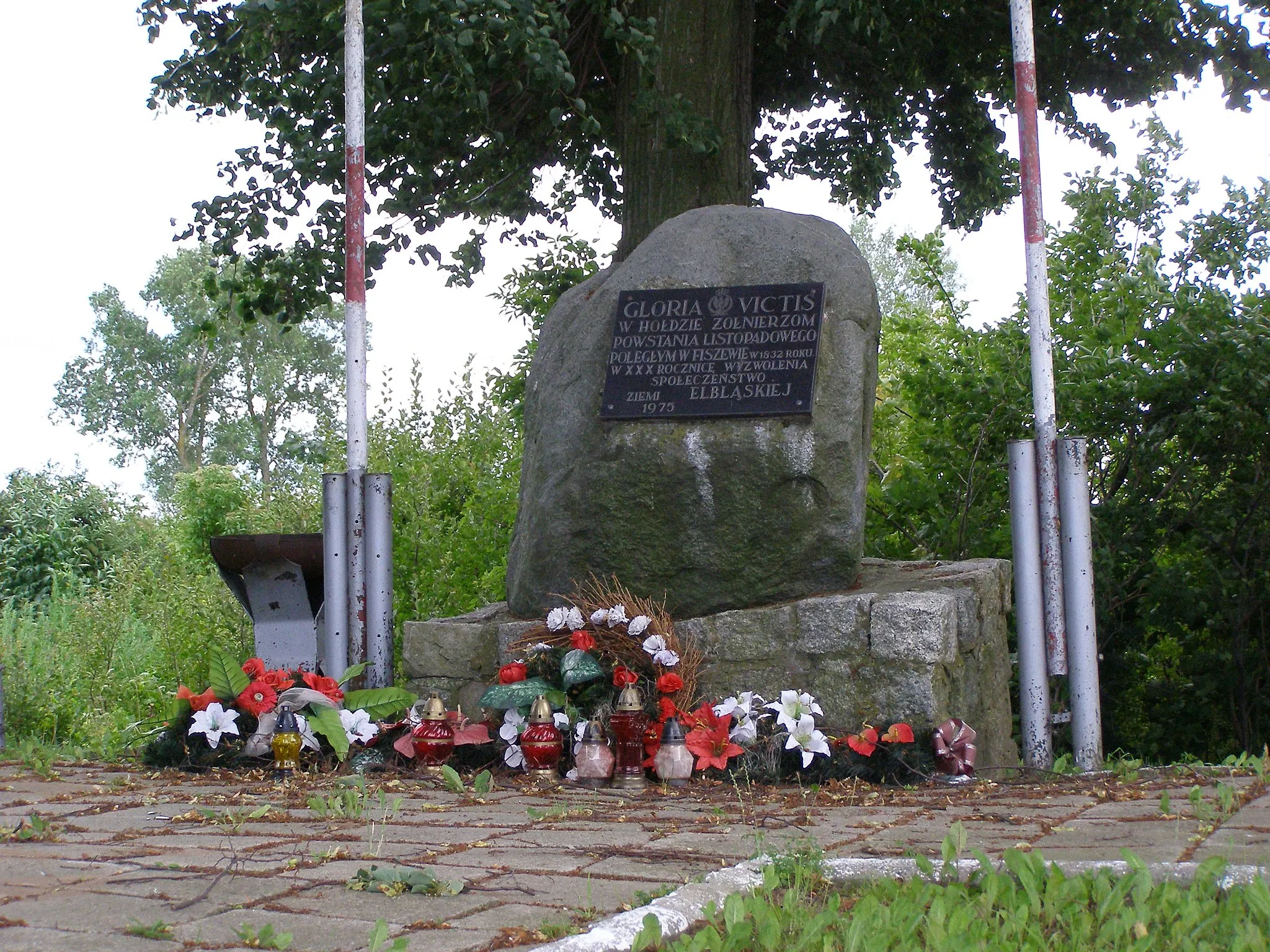 Photo showing: Fiszewo - monument to the fallen participants of the November Uprising