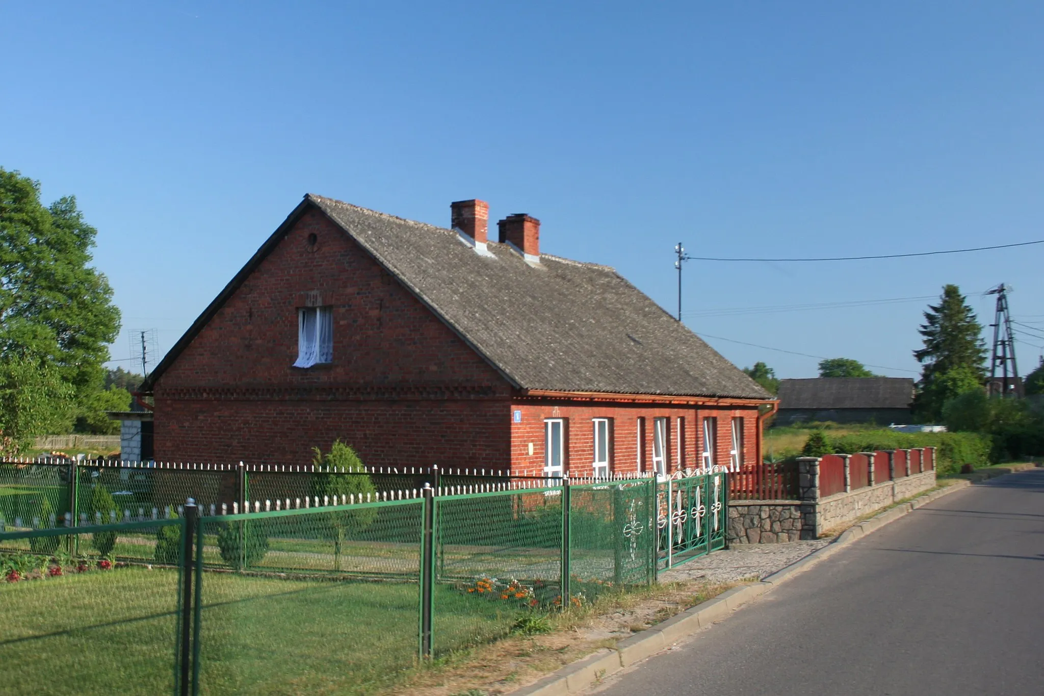 Photo showing: House in Domatowo.