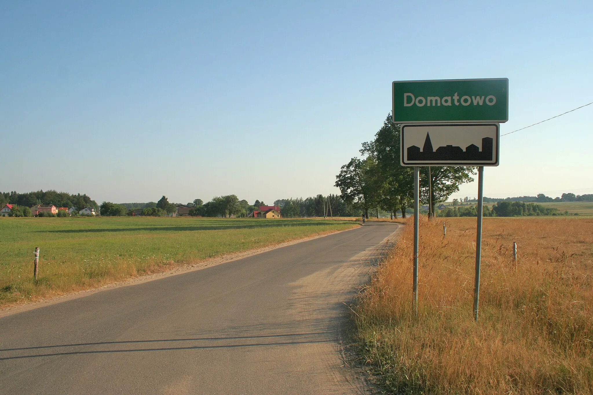 Photo showing: Road in Domatowo.